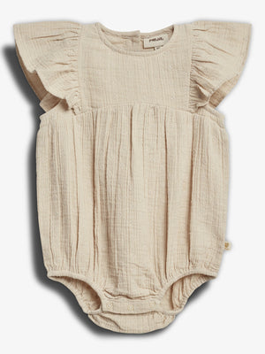 Heldragt i Musselin m. Broderi og Sommerfugleærmer - Lys beige | 100247 Ella