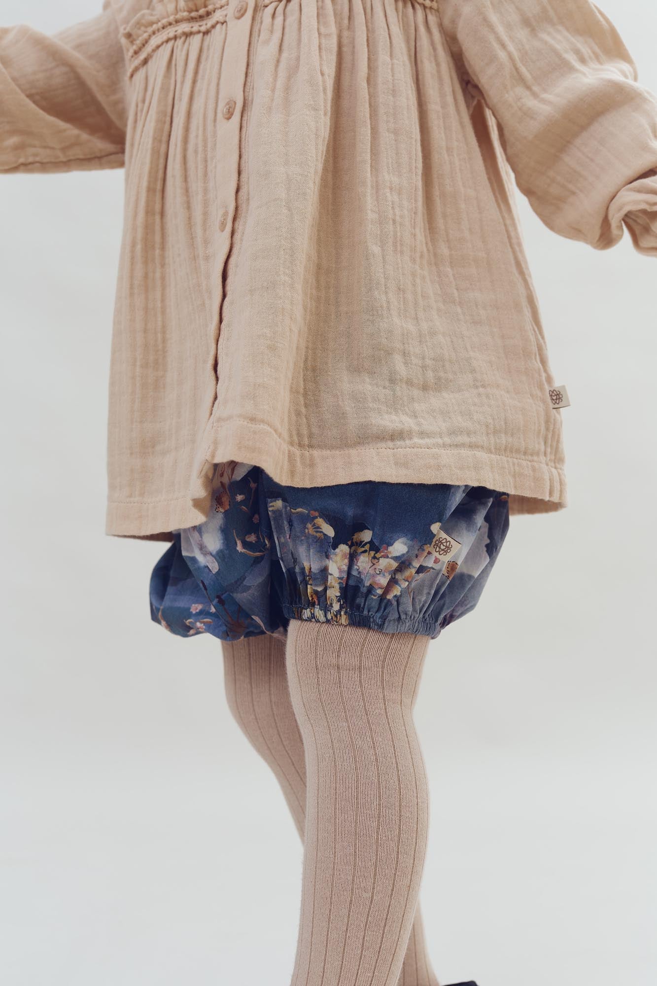 Poplin Bloomers m. naturskønt print - Little - Blue/Rose