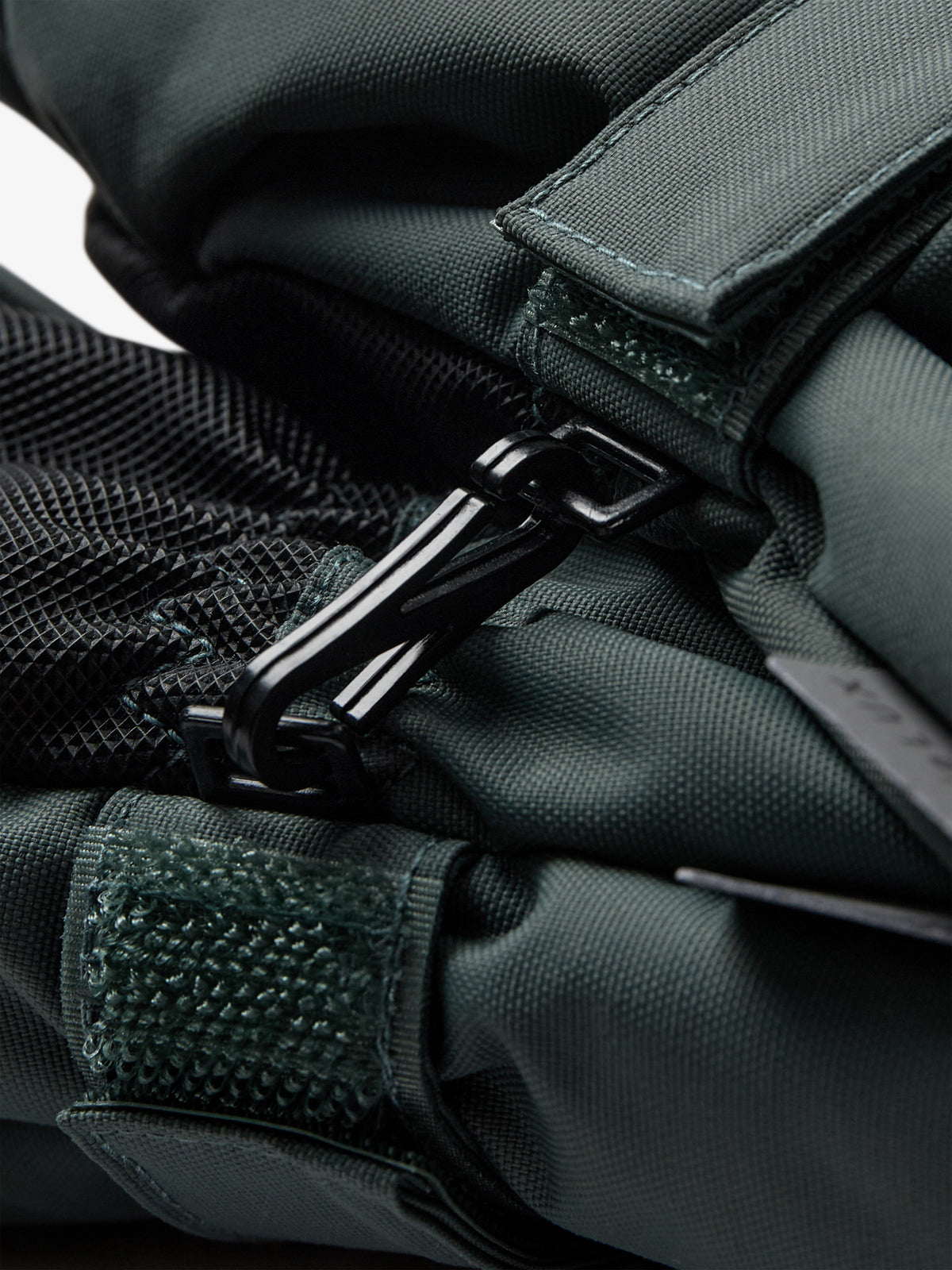 Skiluffer - All - Dusty Dark Green | 100526 Calgary