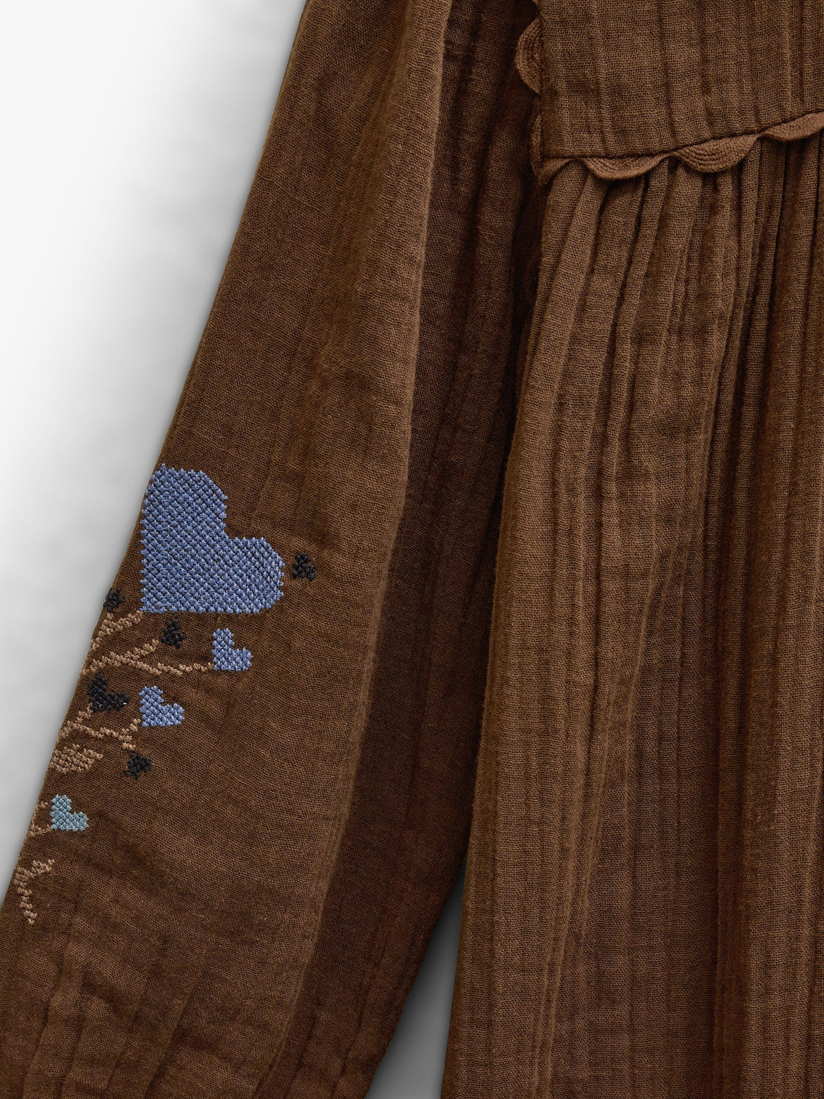 Double gauze-kjole med korsstingsbroderi Tween - Brown | 101468 Laureen