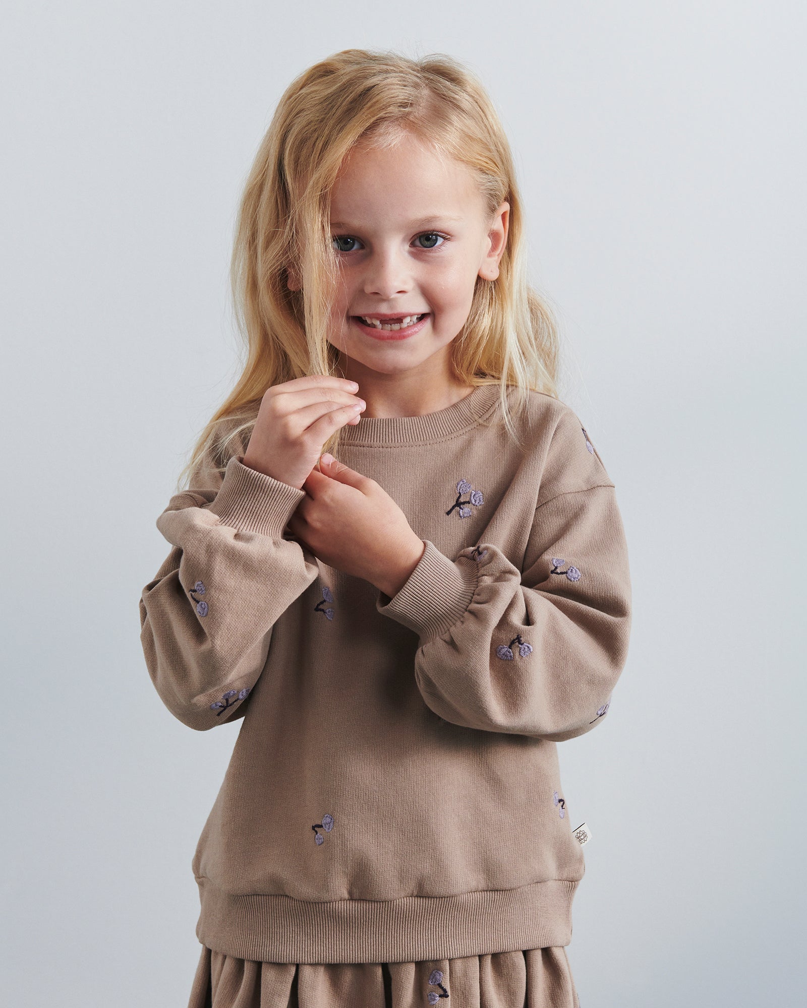 Sweatshirt m. broderi - Kids - Dark Beige