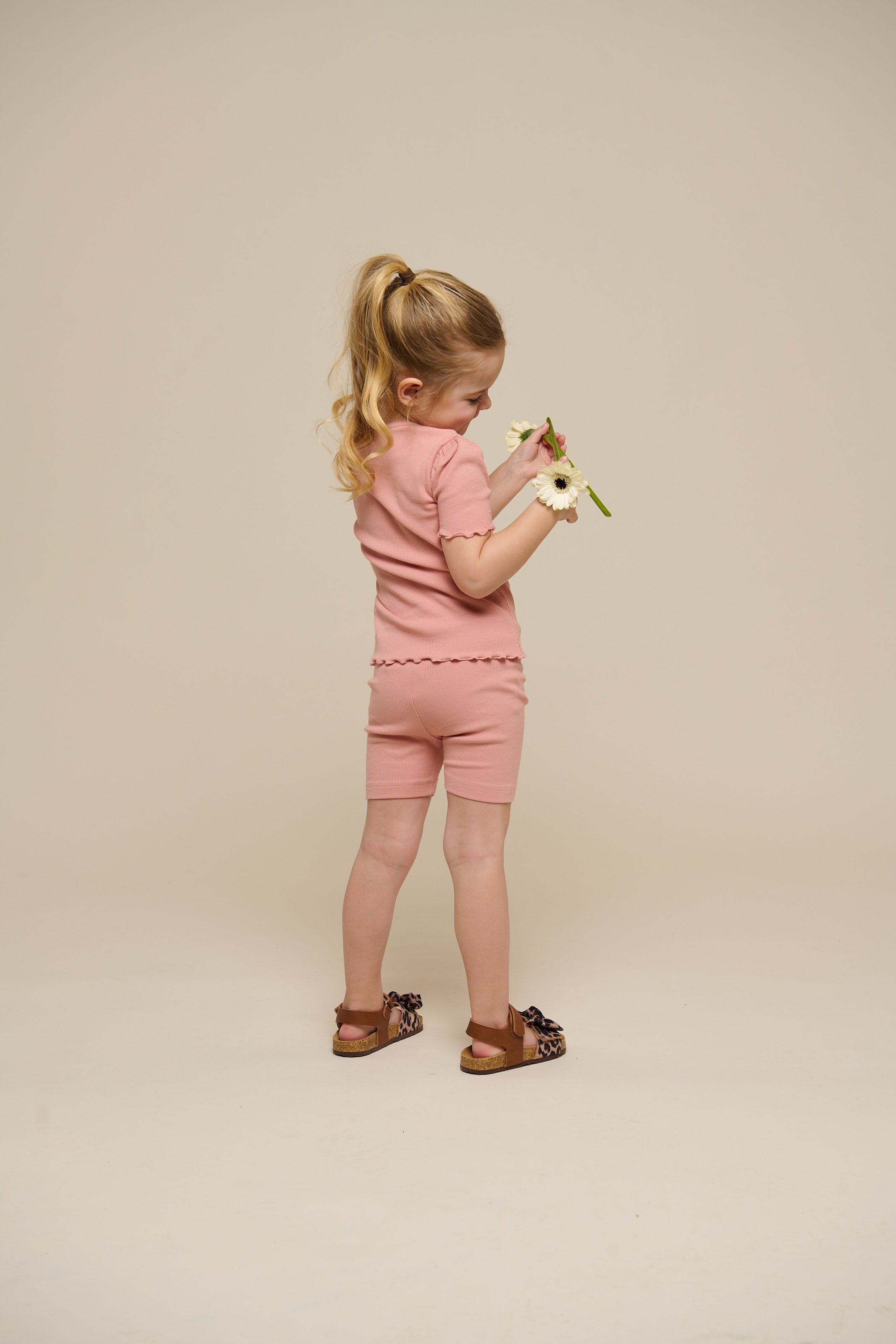 T-shirt i modalrib - Kids - Rose Tan | 101298 Lottie