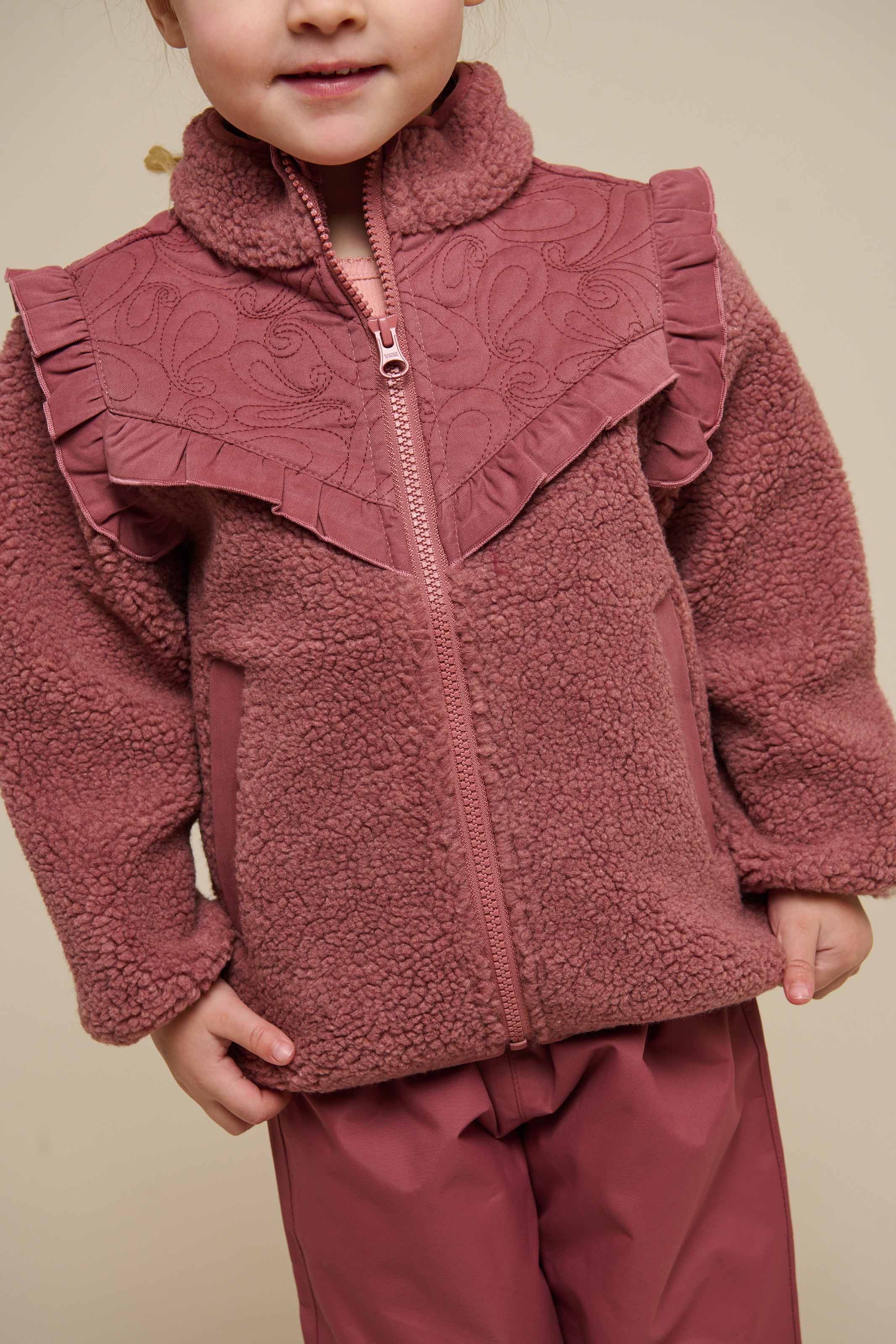 Teddyjakke med lynlås og flæser - Kids - Old Rose | 100636 Madison