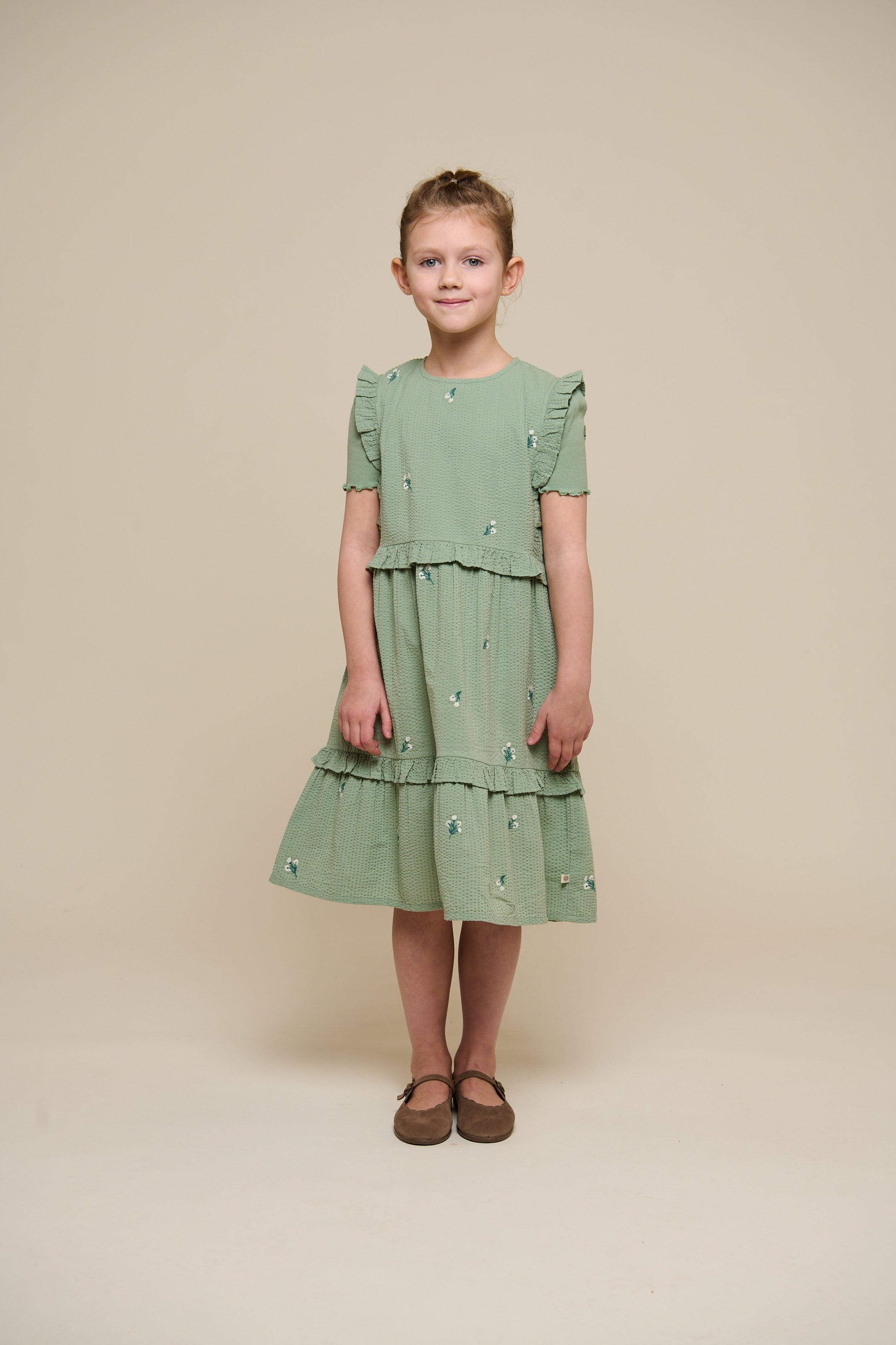 Broderet seersucker kjole - Tween - Dusty Green | 100977 Nora