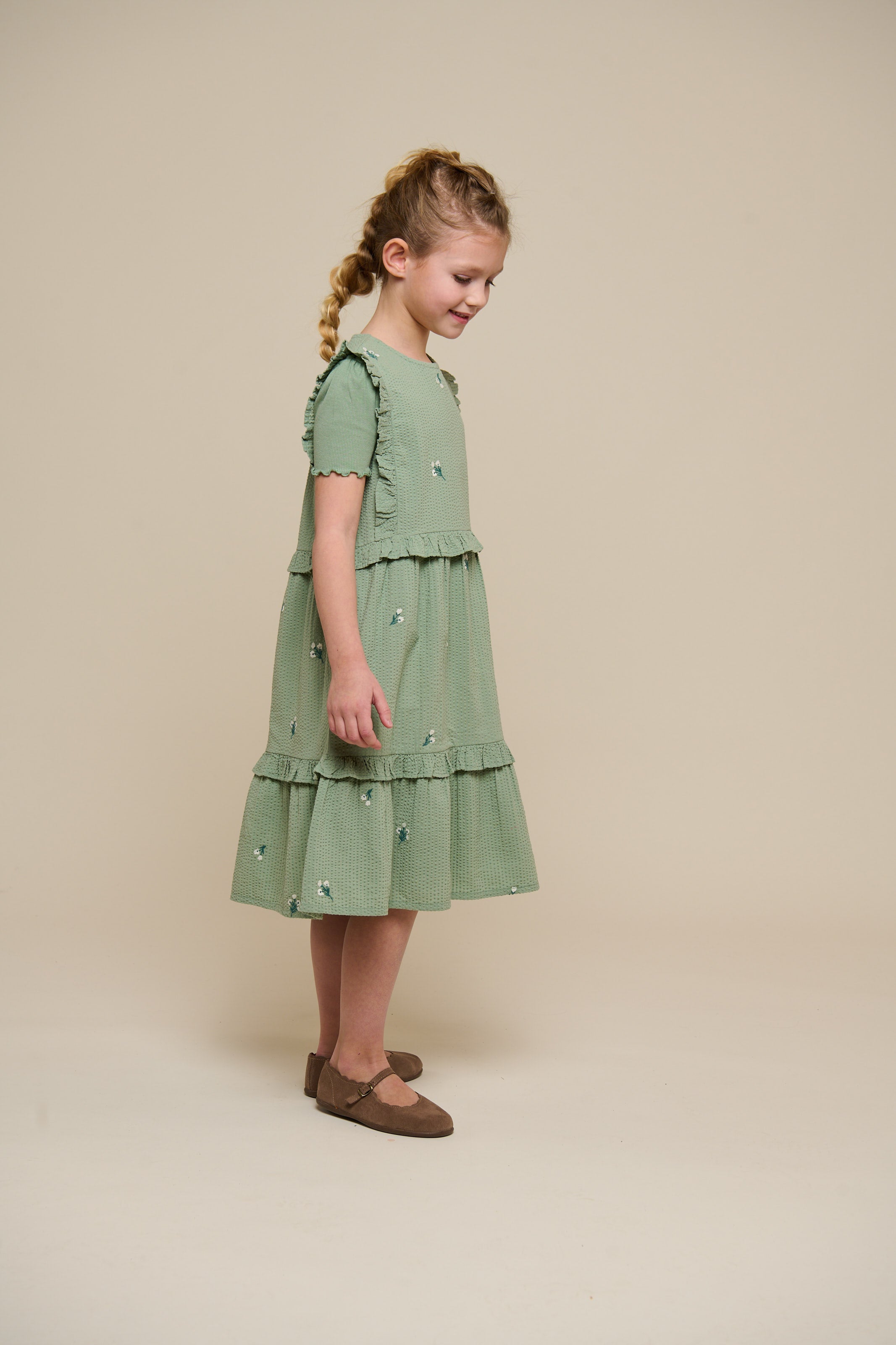 Broderet seersucker kjole - Tween - Dusty Green | 100977 Nora