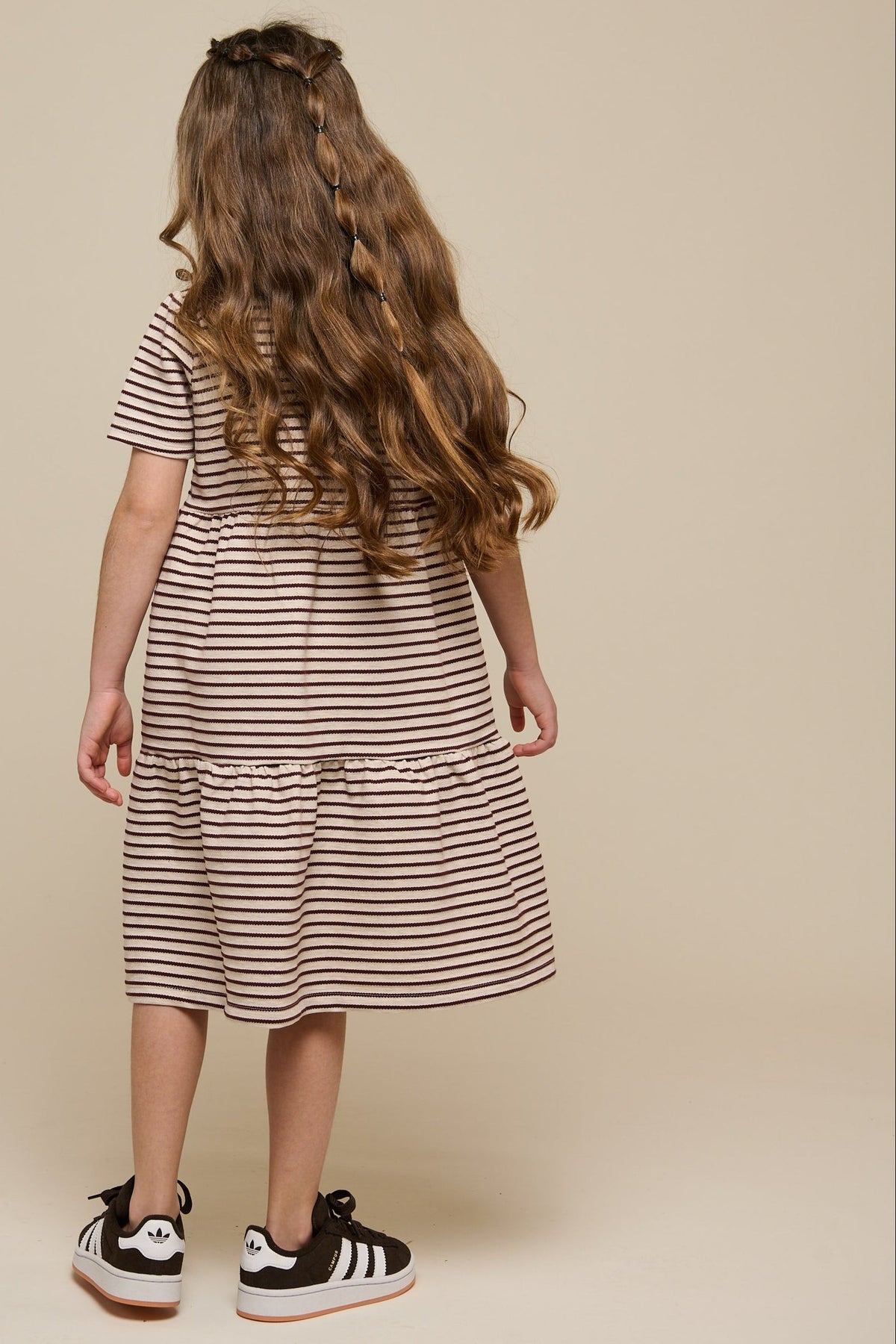 Stribet jersey kjole - Tween - Brown | 101011 Emmie