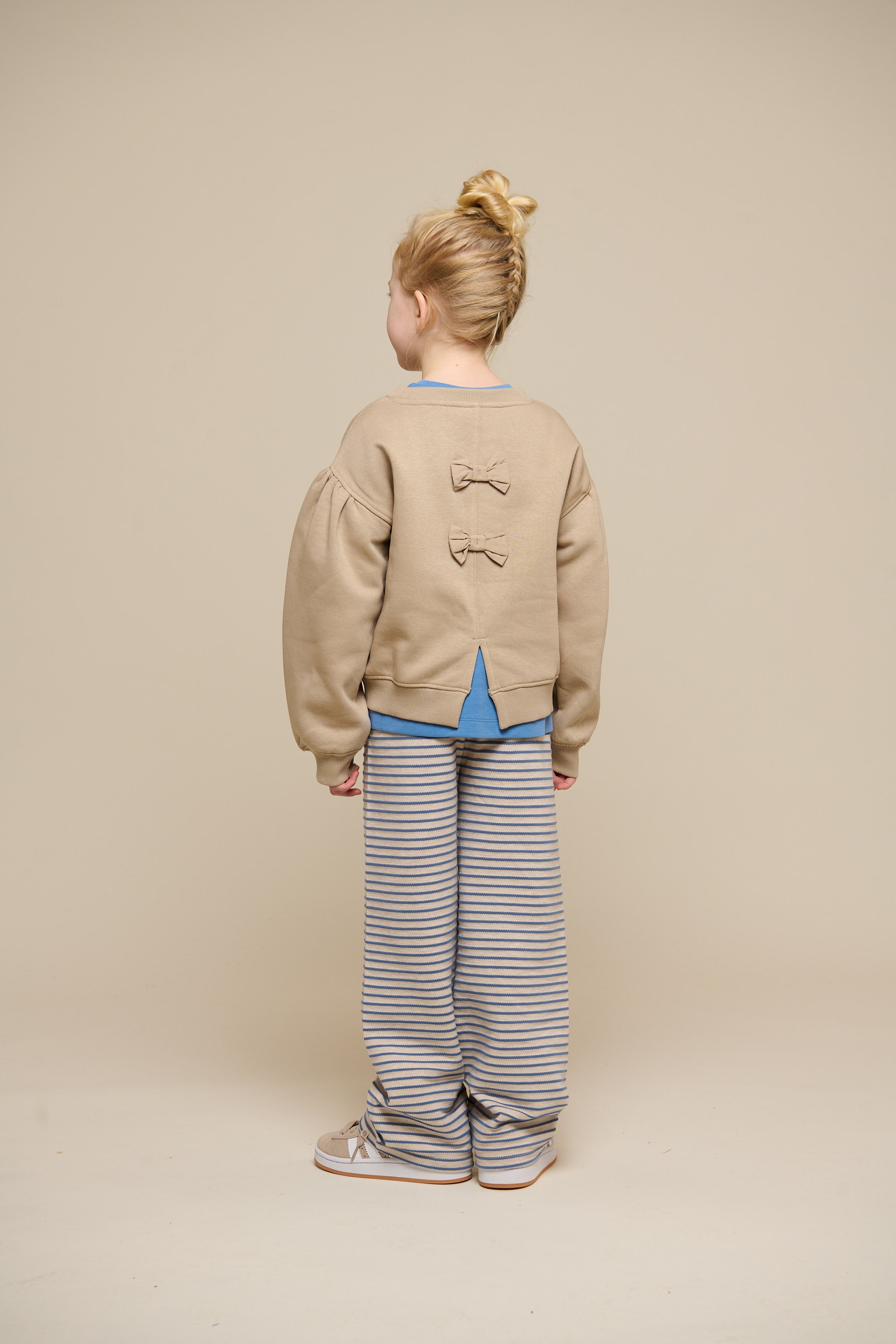 Sweatshirt med sløjfedetaljer - Tween - Caffe Latte | 100817 Ruth