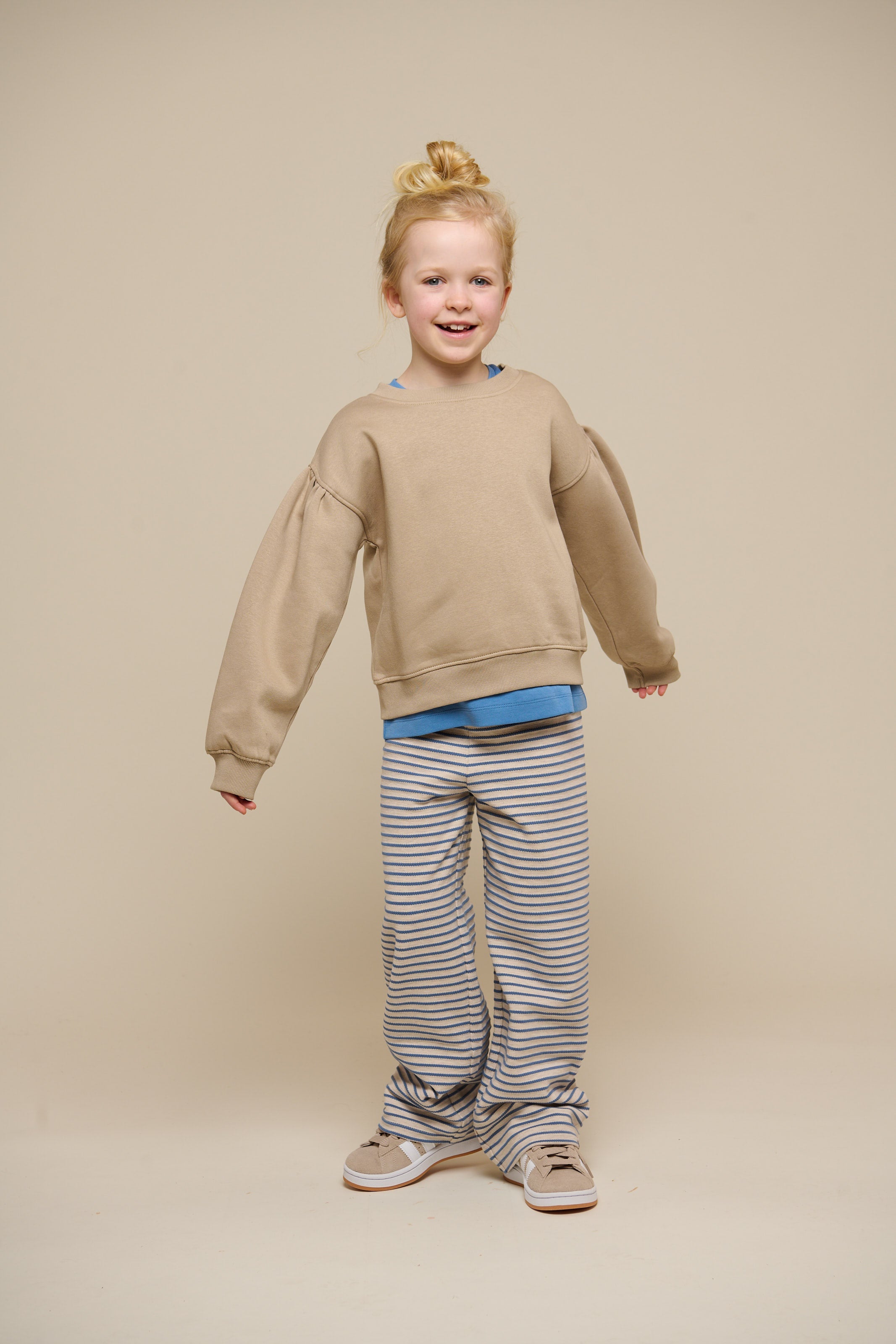 Sweatshirt med sløjfedetaljer - Tween - Caffe Latte | 100817 Ruth