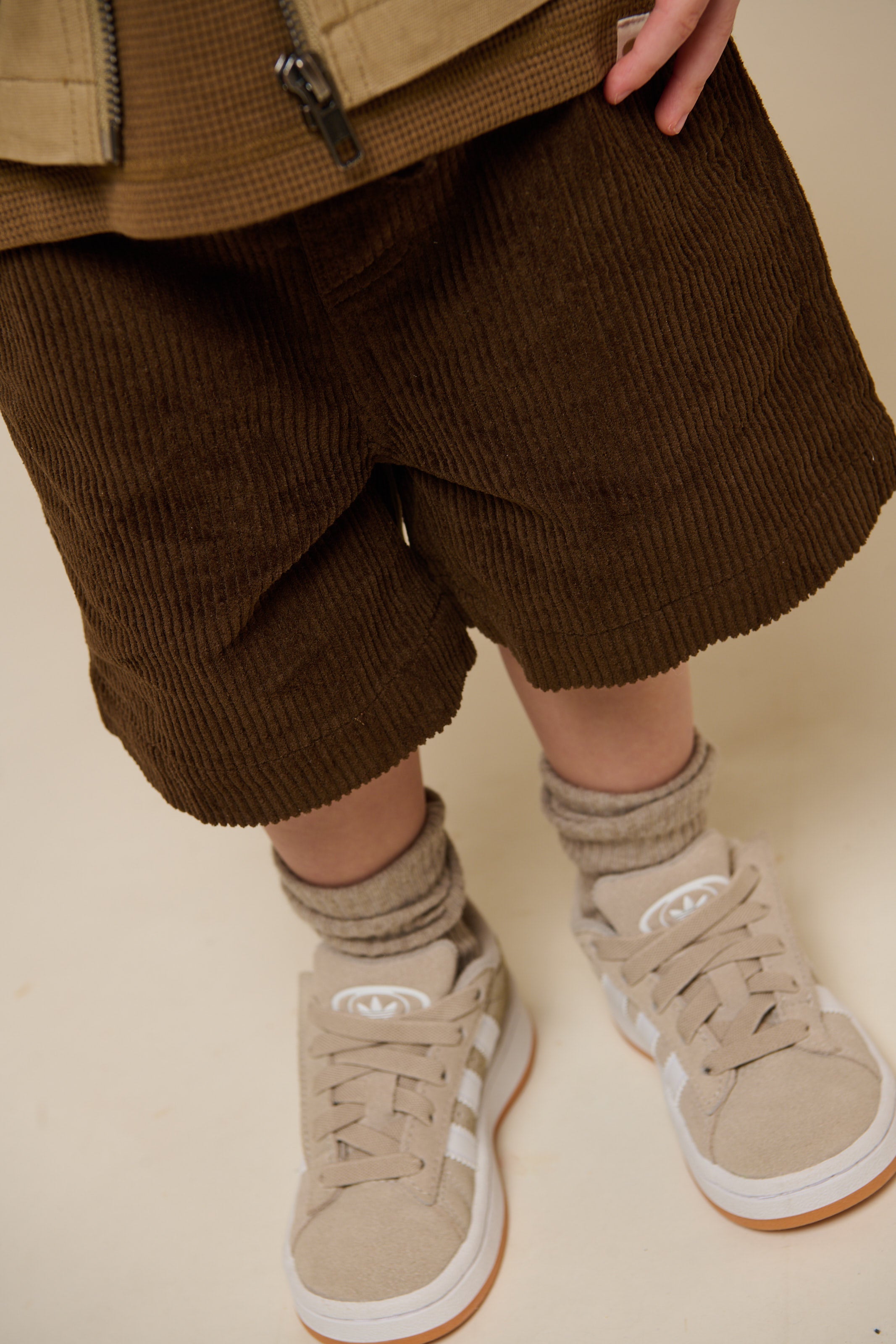 Pull-on fløjlsshorts - Kids - Dark Brown | 101104 Tobias