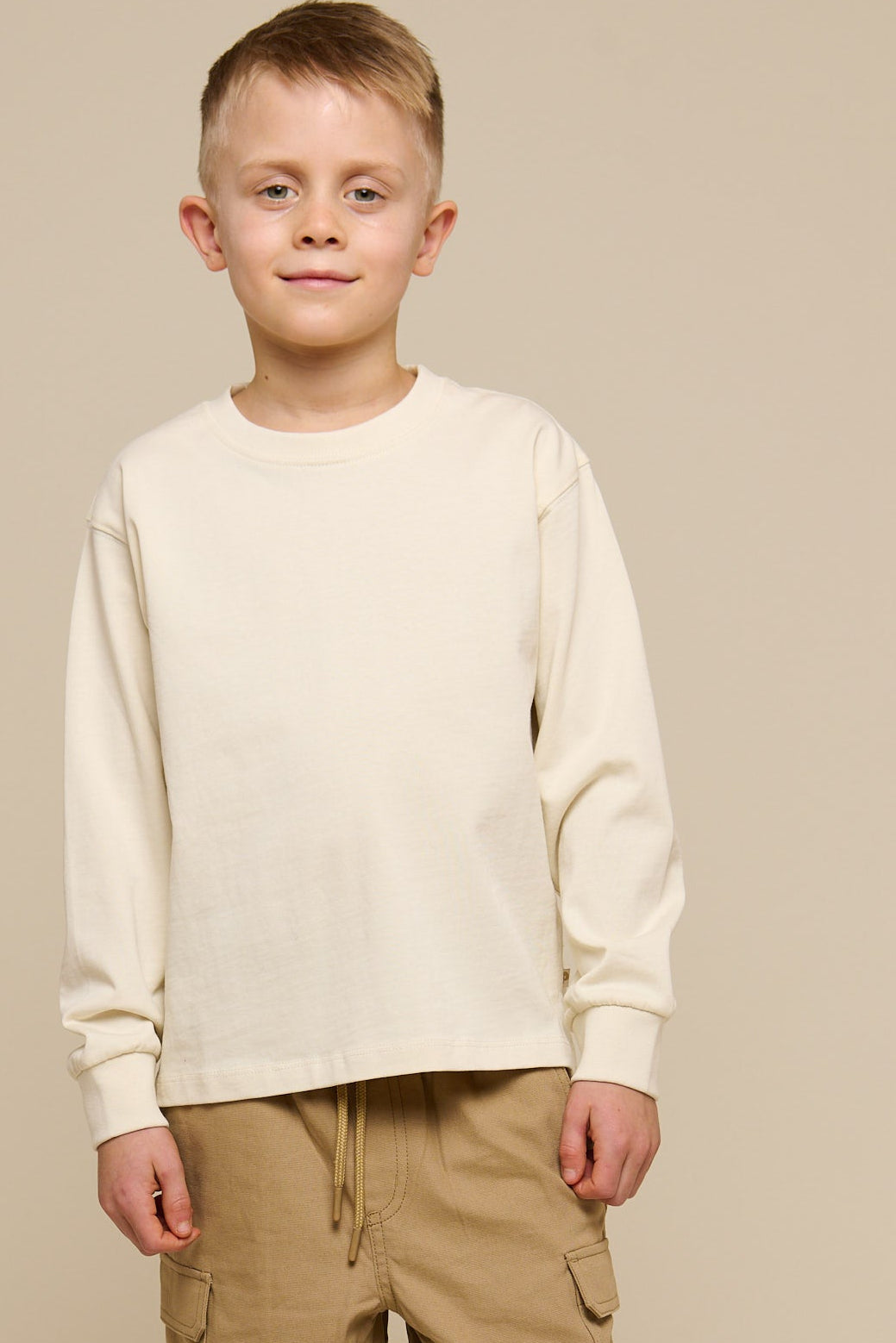 Oversize langærmet T-shirt - Tween - Off White | 100853 August
