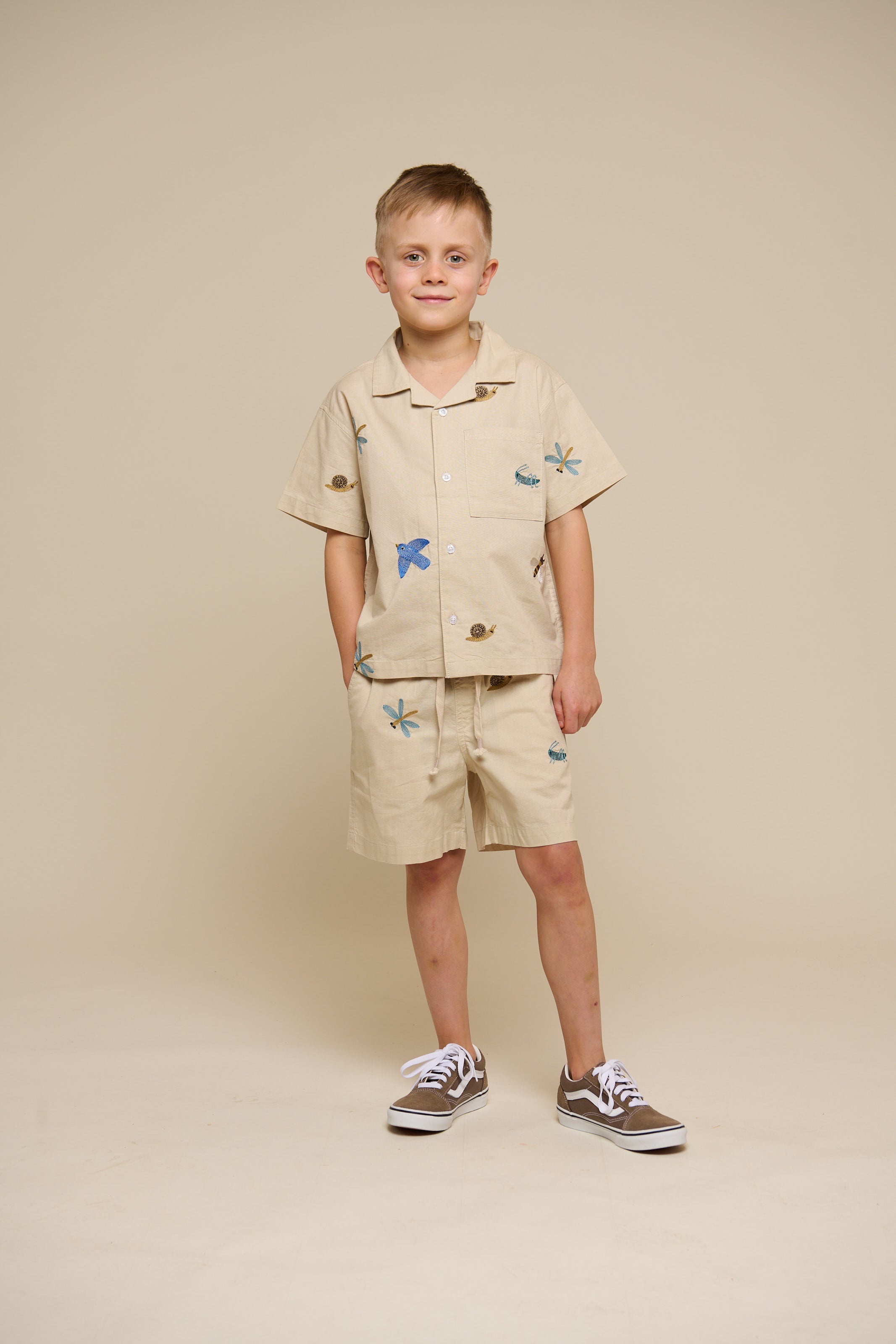 Broderet kortærmet bomuldsskjorte - Tween - Light Beige | 101096 Erik