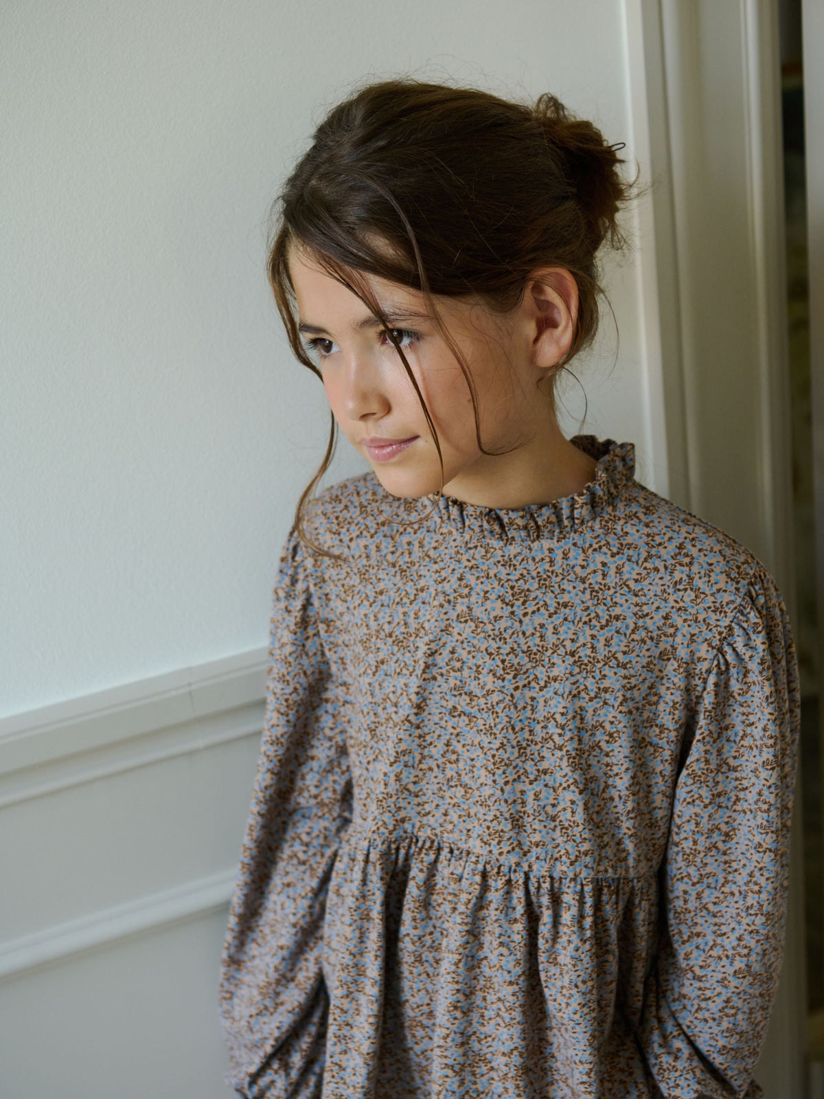 Småblomstret jerseybluse med peplum Tween - Blue/Brown | 101542 Heidi