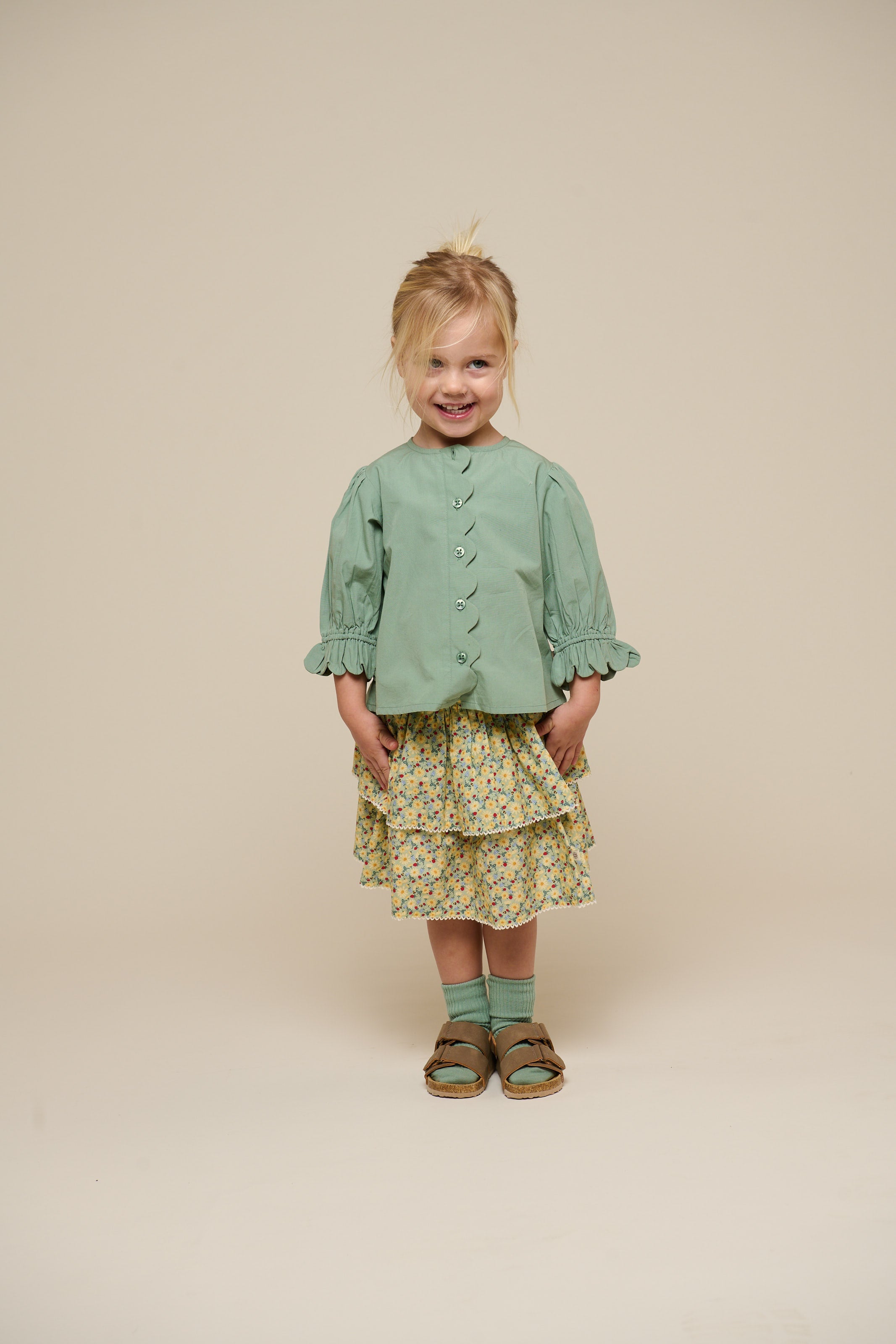 Poplinbluse med muslingekant - Kids - Dusty Green | 101047 Joy