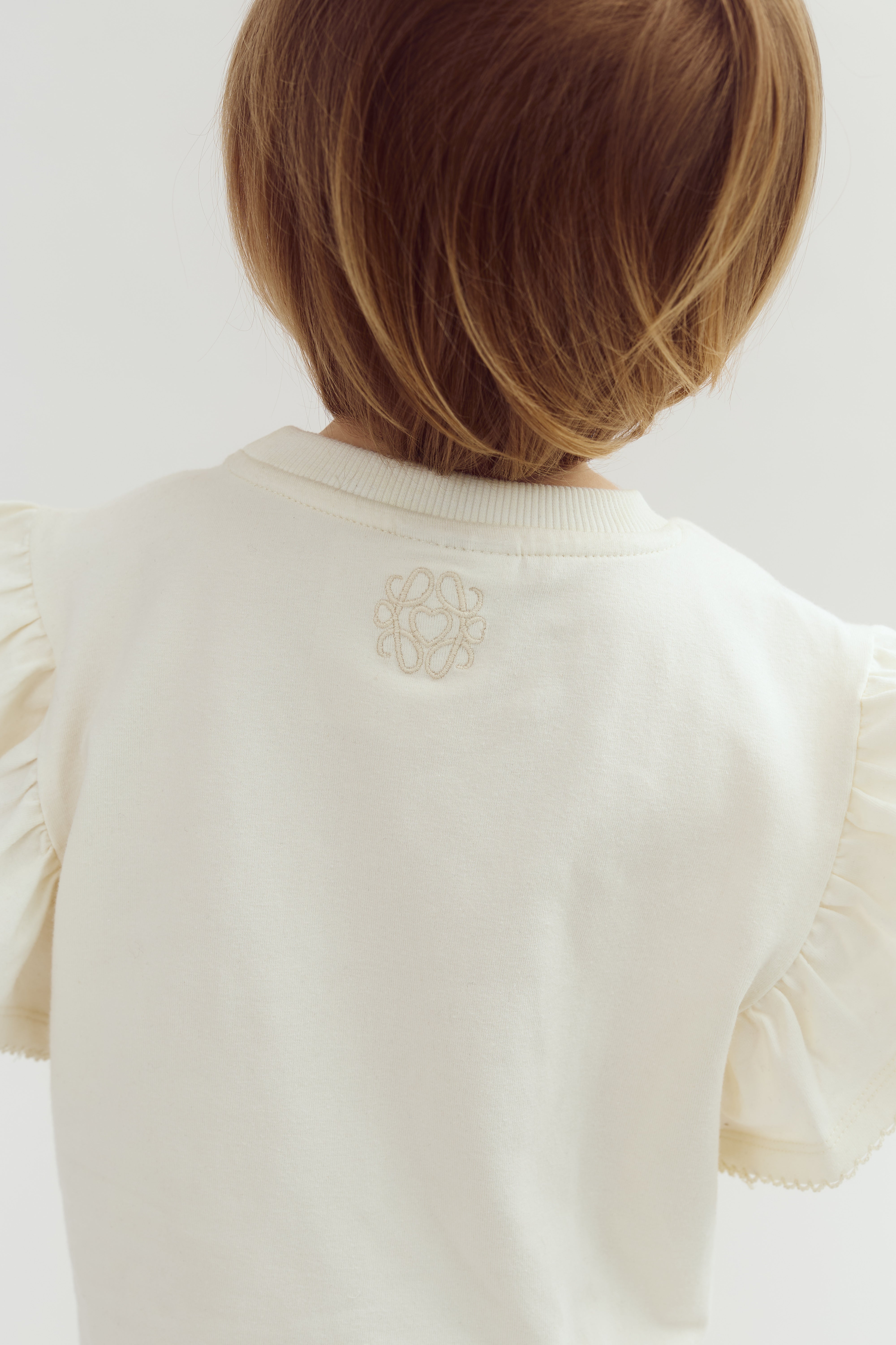 T-Shirt med Flæseærme og Picotkant - Off White | 100254 Vilde