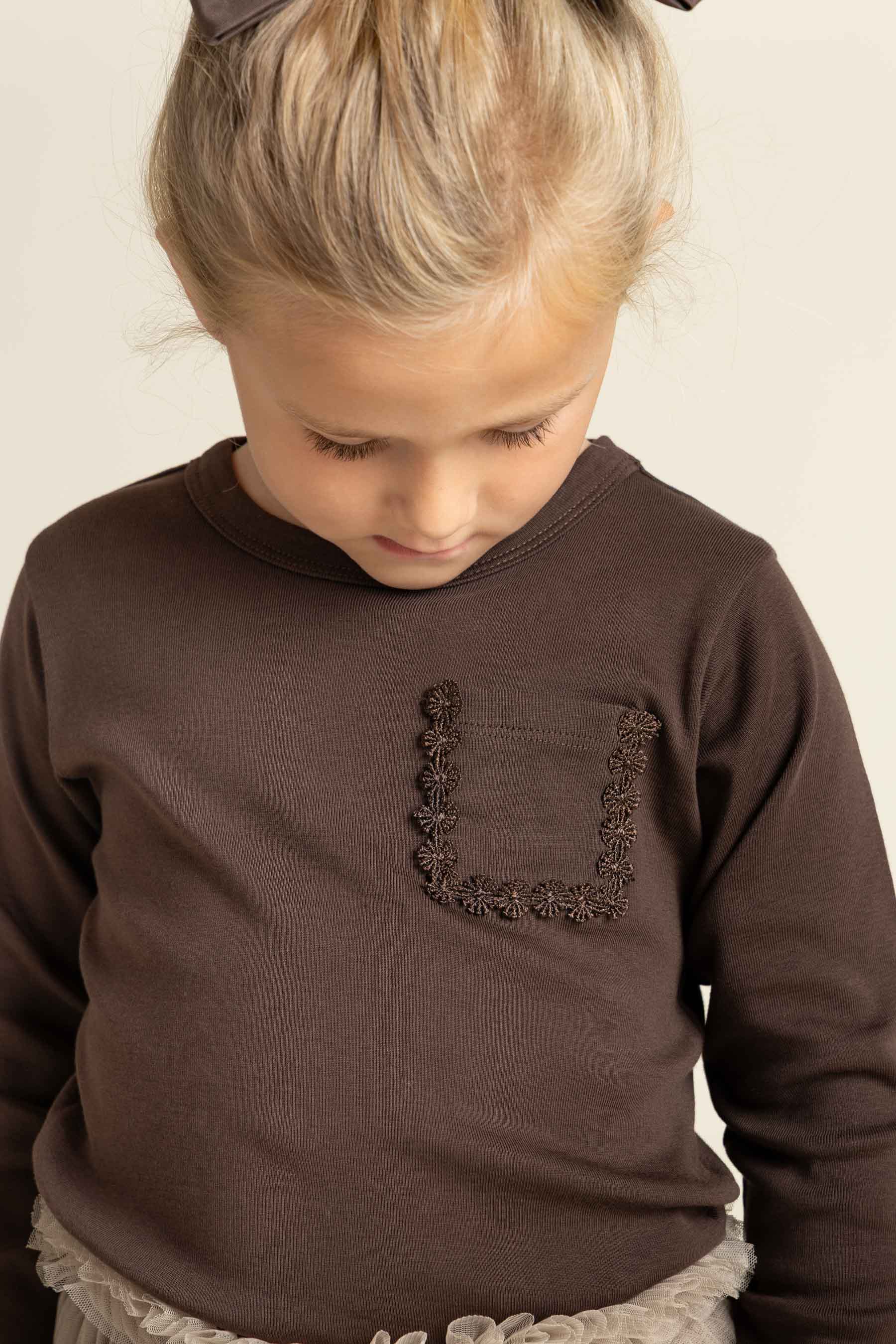 Langærmet T-shirt med brystlomme - Kids - Chocolate | 100870 Sienna