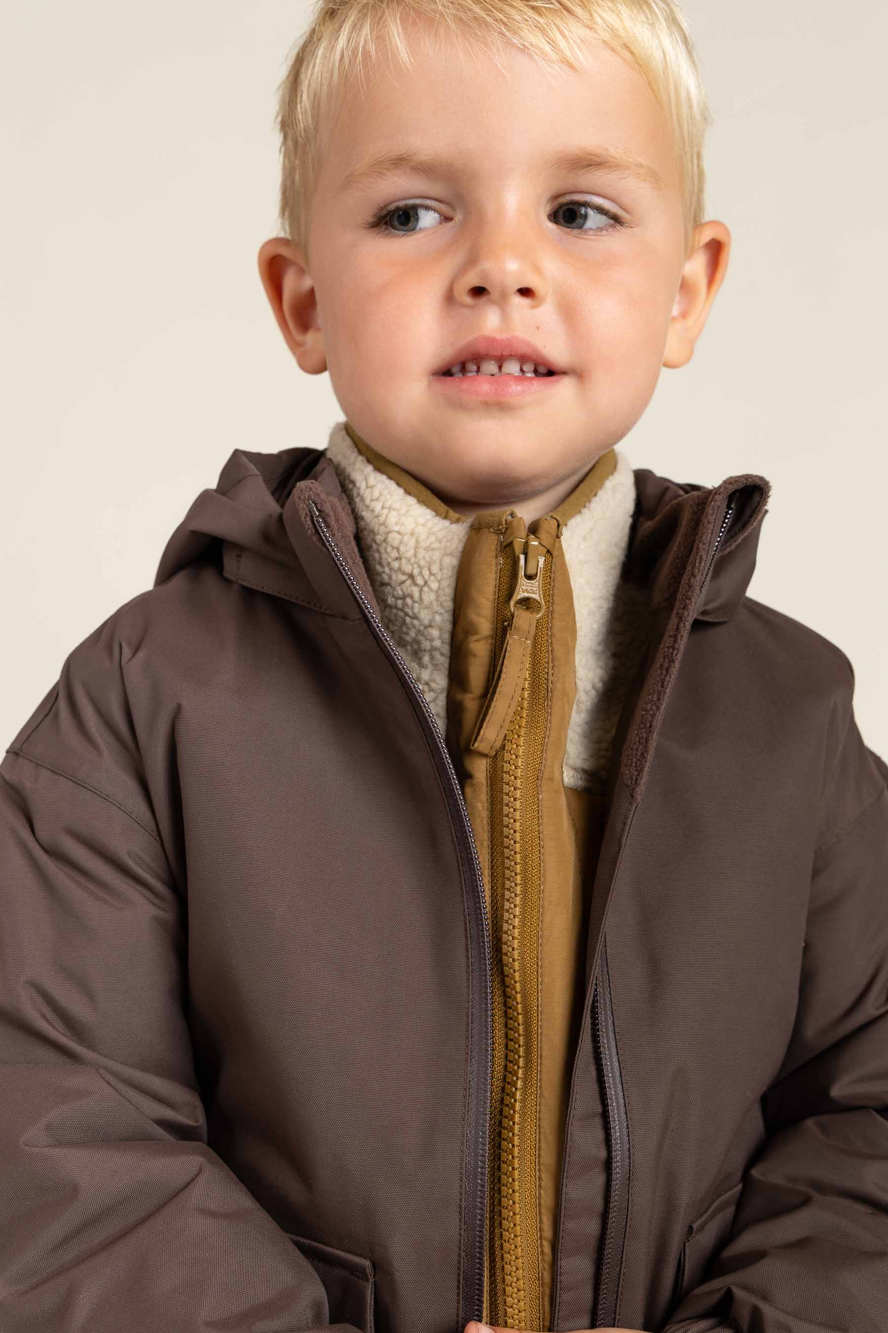 Skaljakke med påsyet lomme - Kids - Chocolate | 100499 Luke