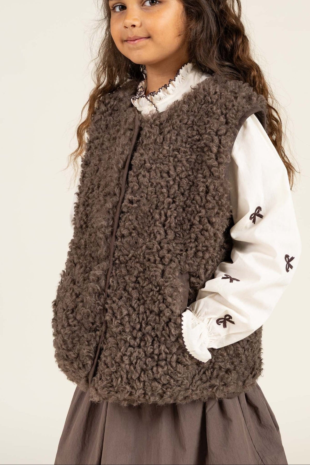 Vest i imiteret pels - Tween - Chocolate | 100553 Ellie