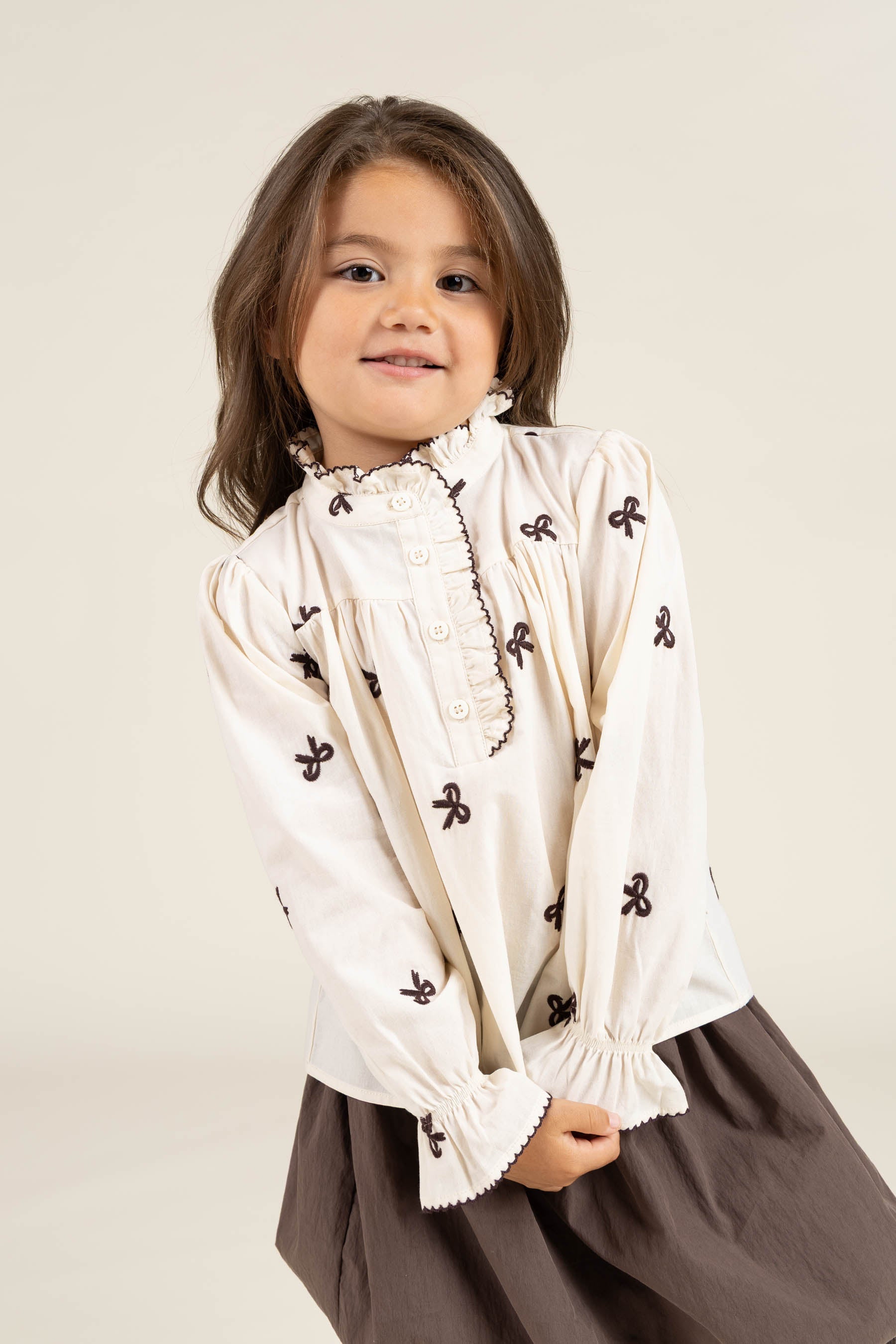 Poplin-bluse med broderi - Kids - Off White | 100673 Adison