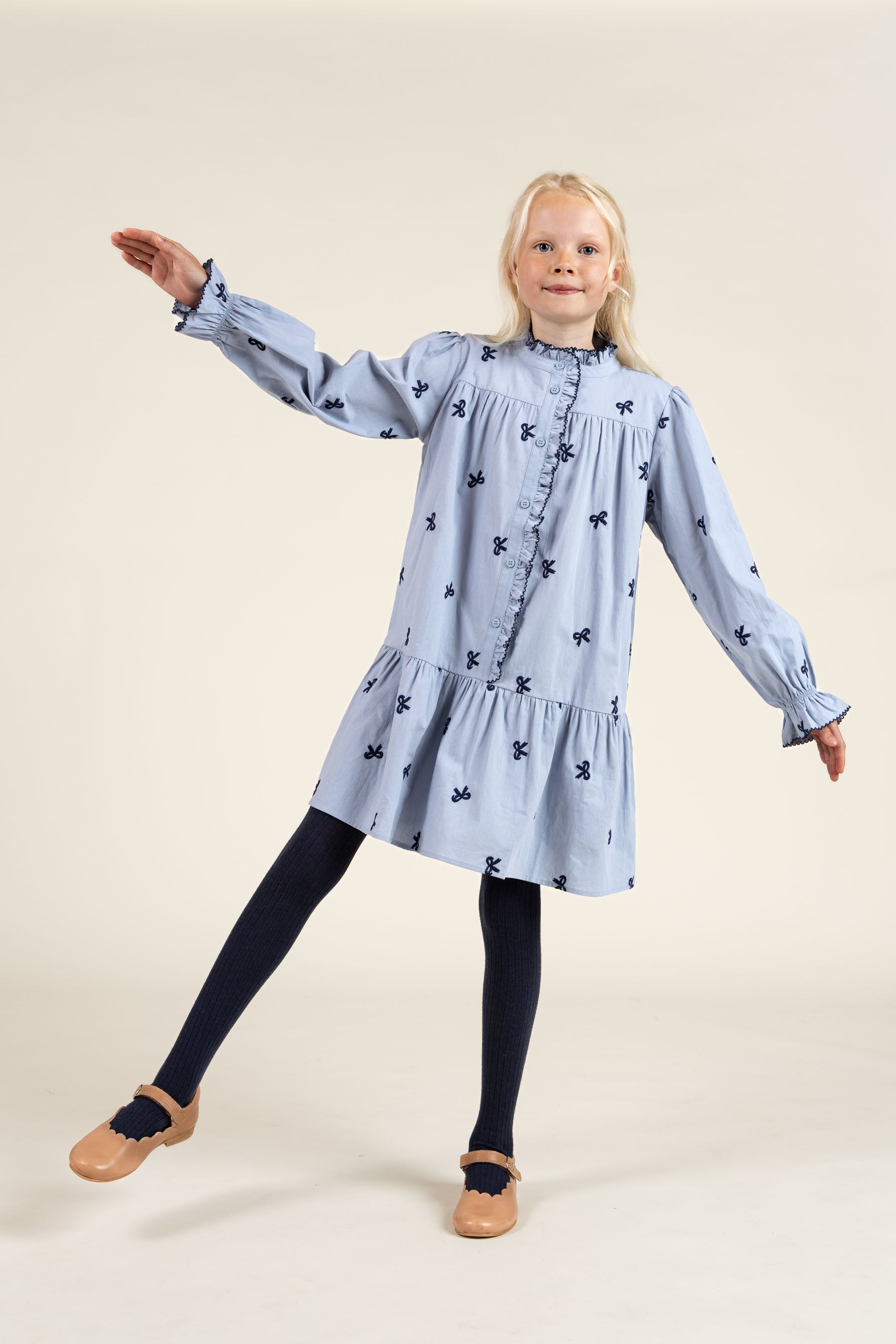 Poplin-kjole med broderi - Tween - Blue | 100680 Adison