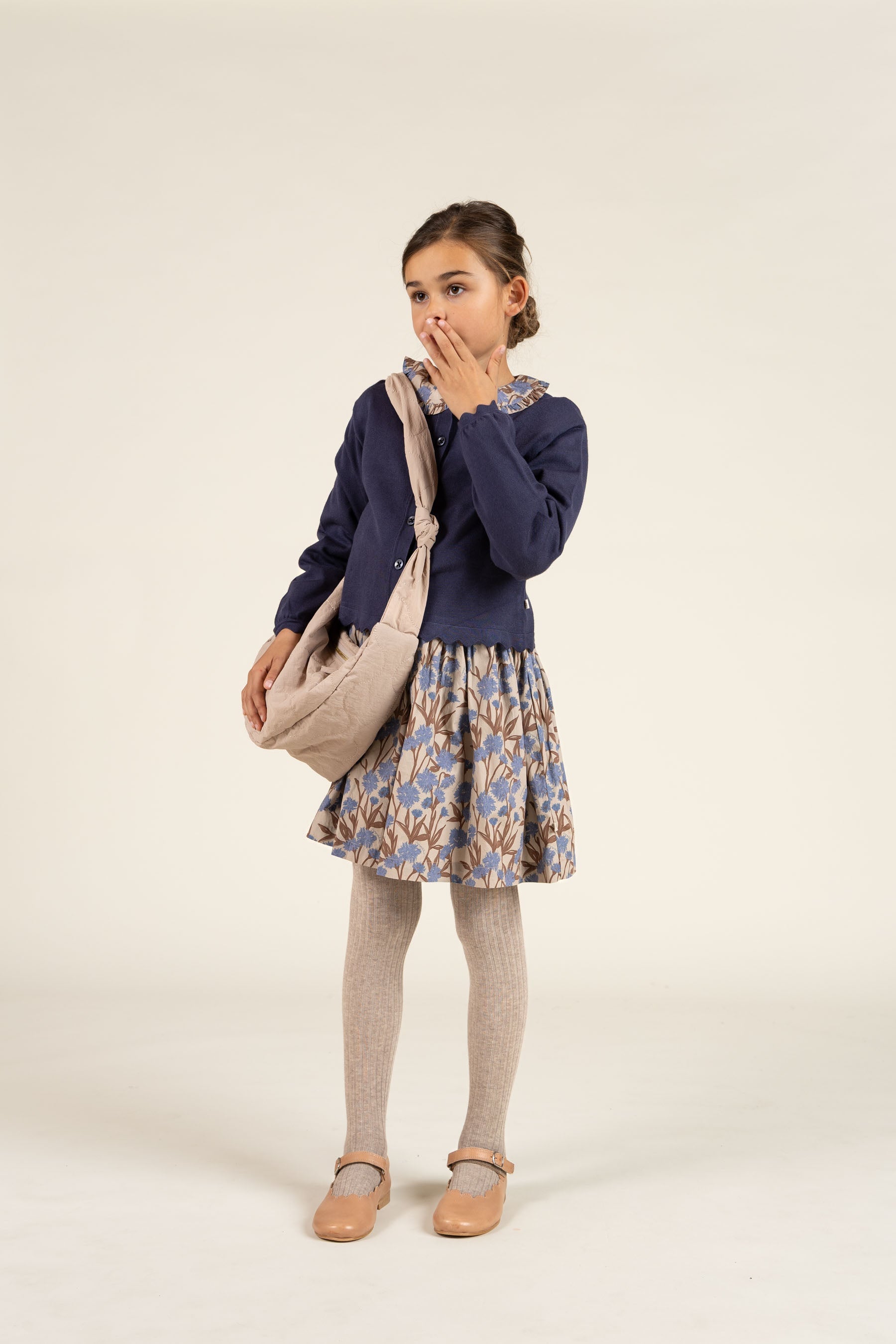 Kjole i bomulds-poplin med Print og elastik i taljen - Tween - Blue / Brown | 100719 Amy