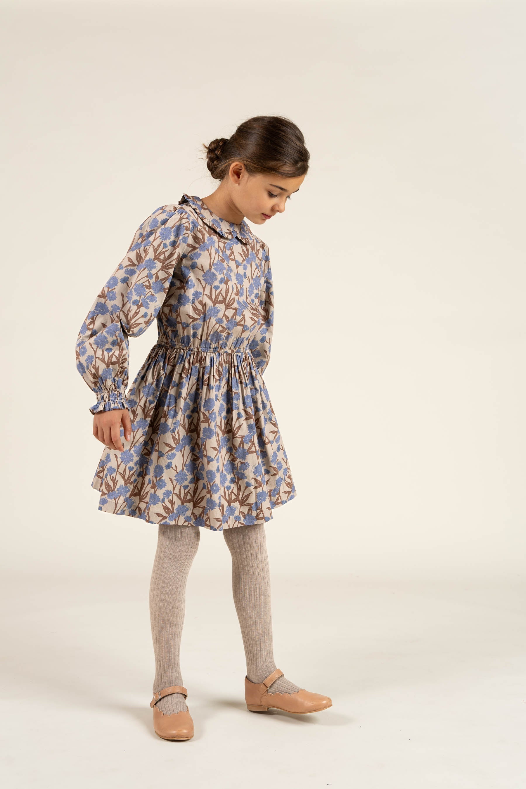 Kjole i bomulds-poplin med Print og elastik i taljen - Tween - Blue / Brown | 100719 Amy
