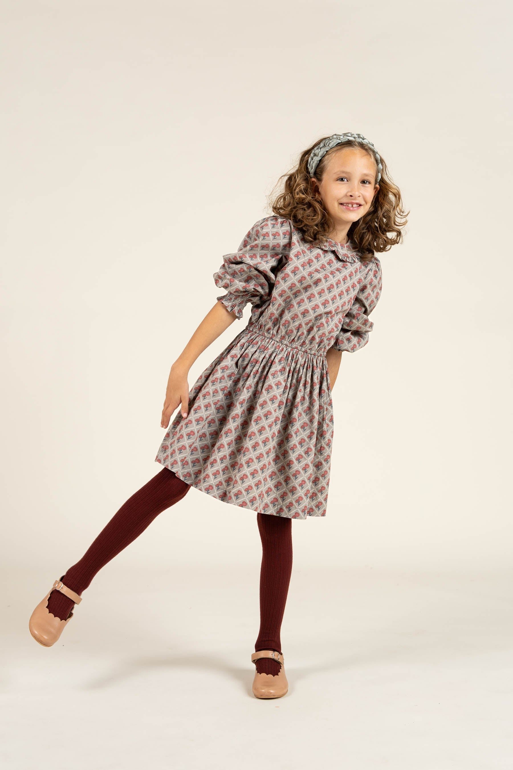 Kjole i bomulds-poplin med Print og elastik i taljen - Tween - Green w. Vintage Red | 100800 Amine