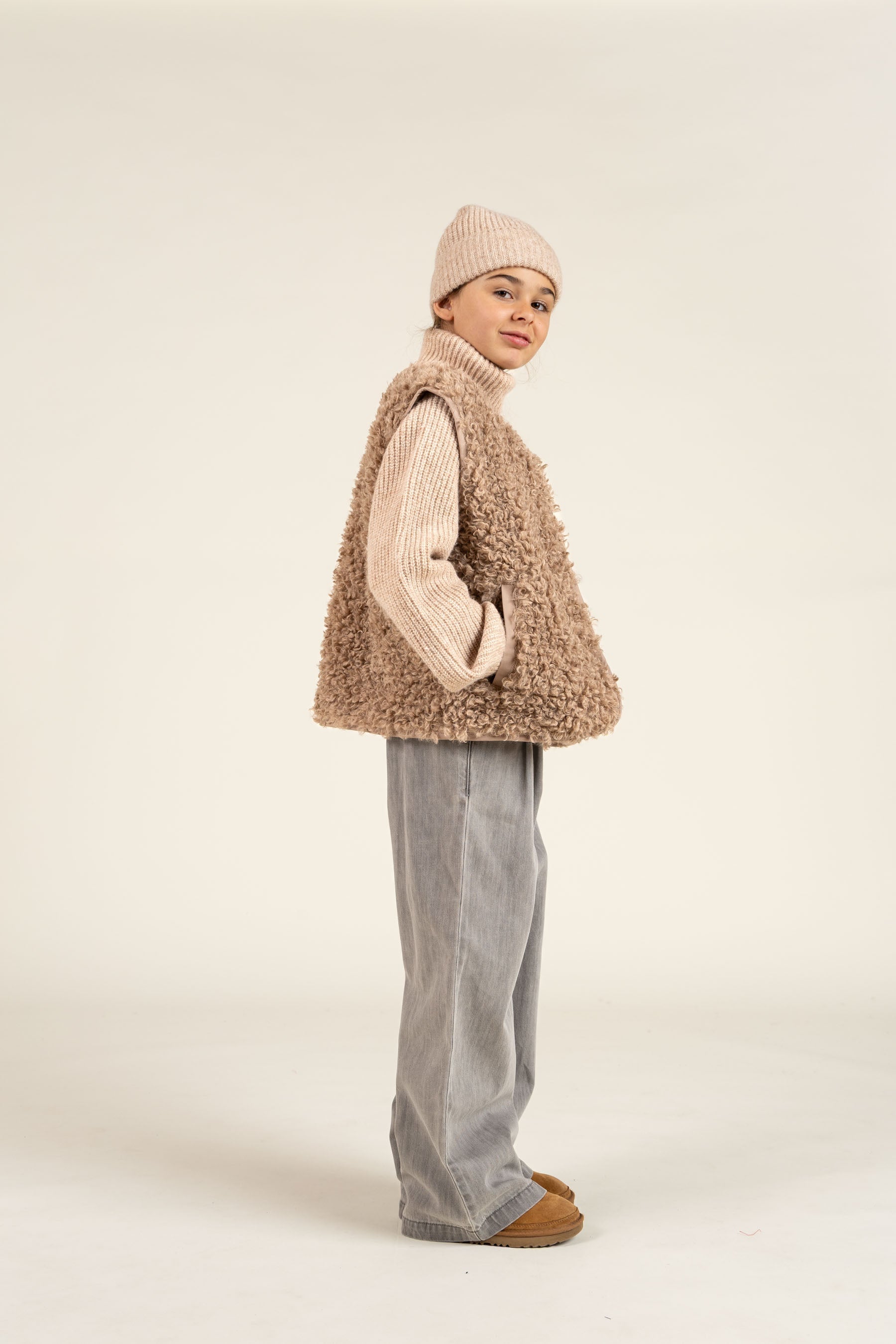 Vest i imiteret pels - Tween - Caffe Latte | 100551 Ellie