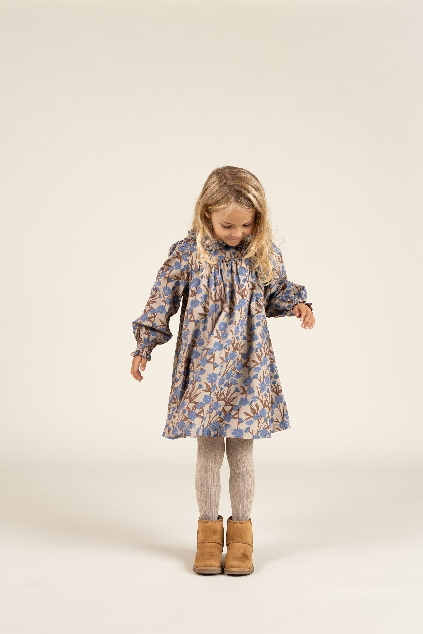 Kjole i bomulds-poplin med Print og elastik i taljen - Kids - Blue / Brown | 100721 Amy