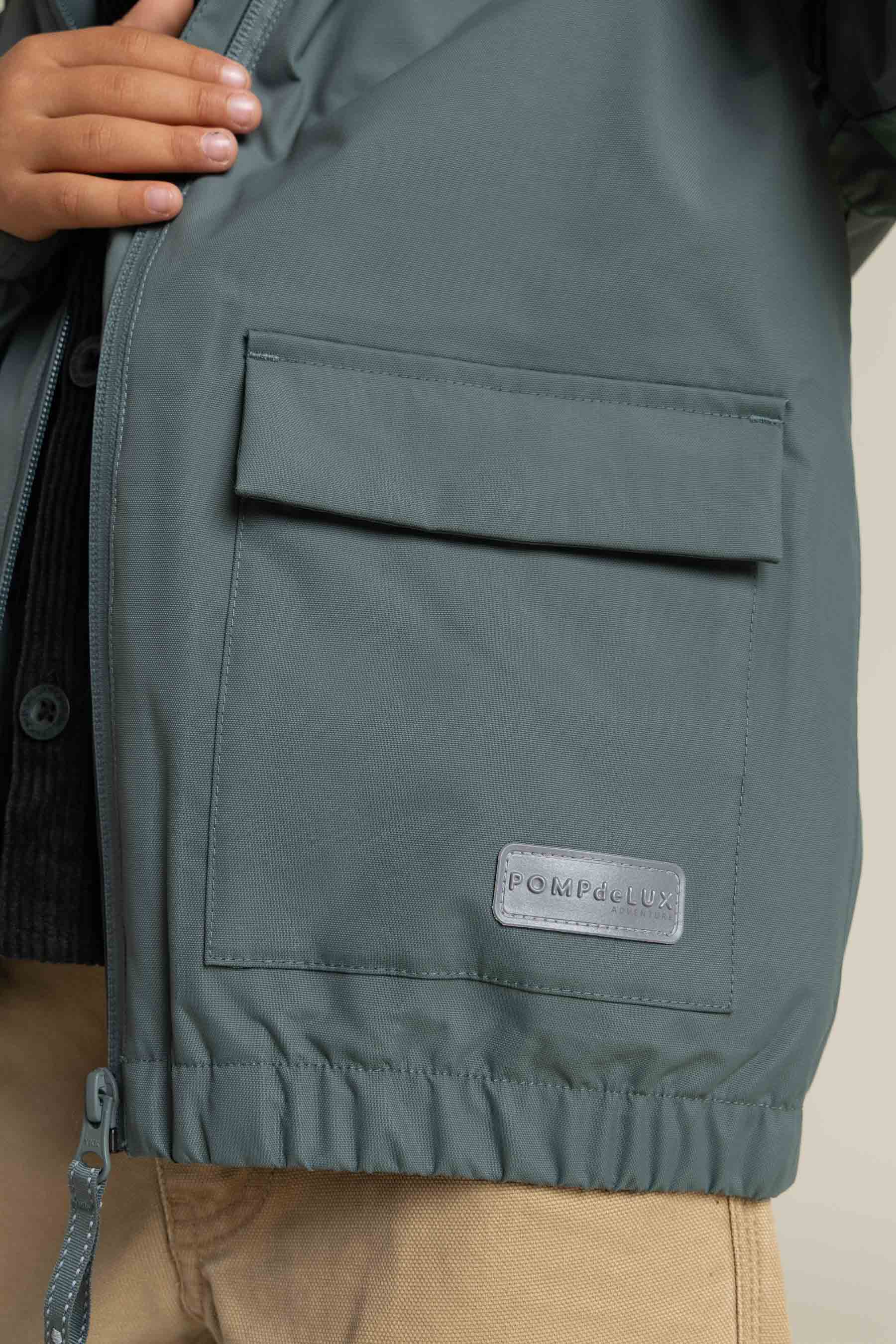 Skaljakke med påsyet lomme - Kids - Dusty Dark Green | 100501 Luke