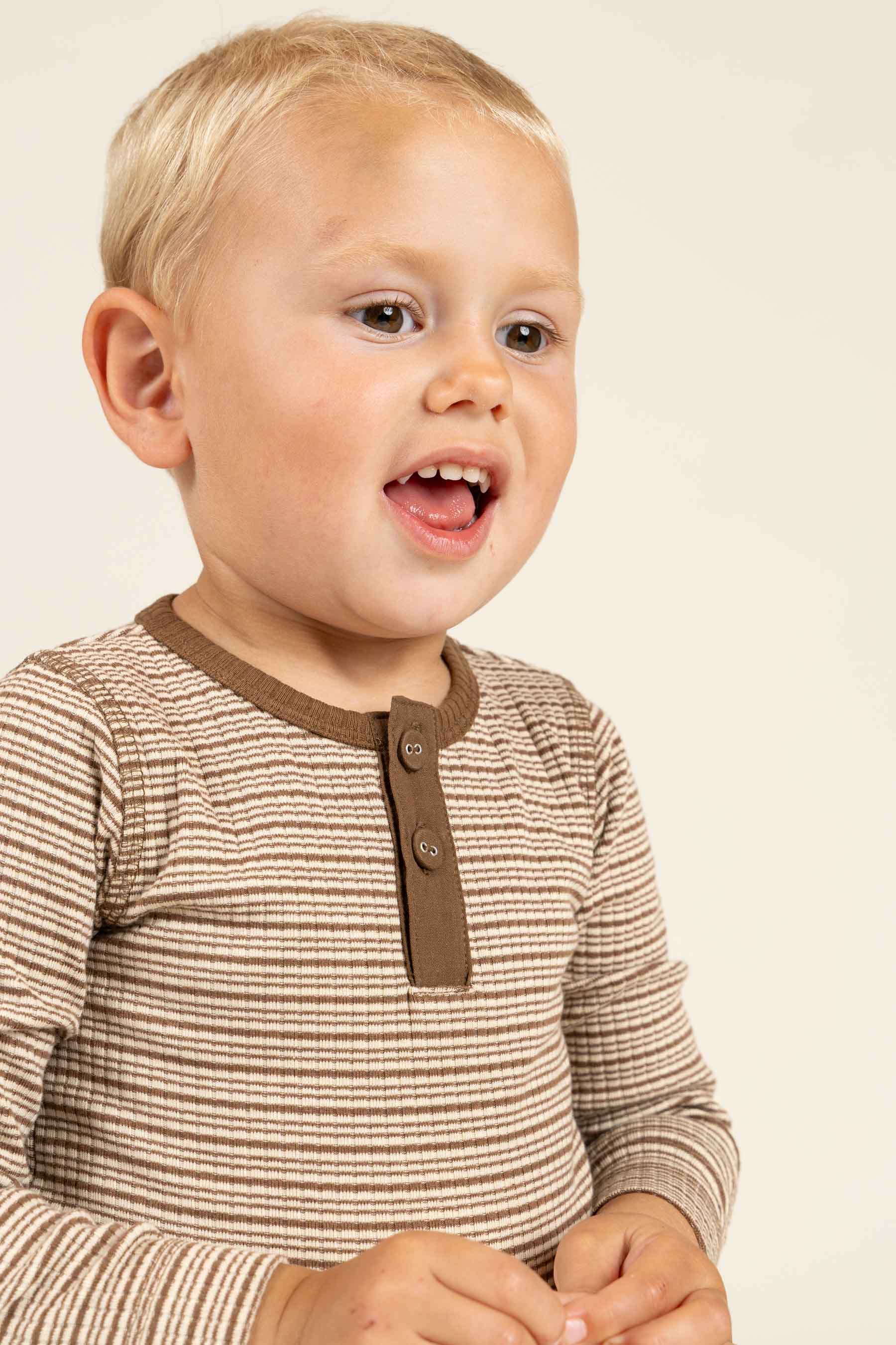 Langærmet Body i Bomuldsrib - Kids - Coffee Stripe | 100559 Manson