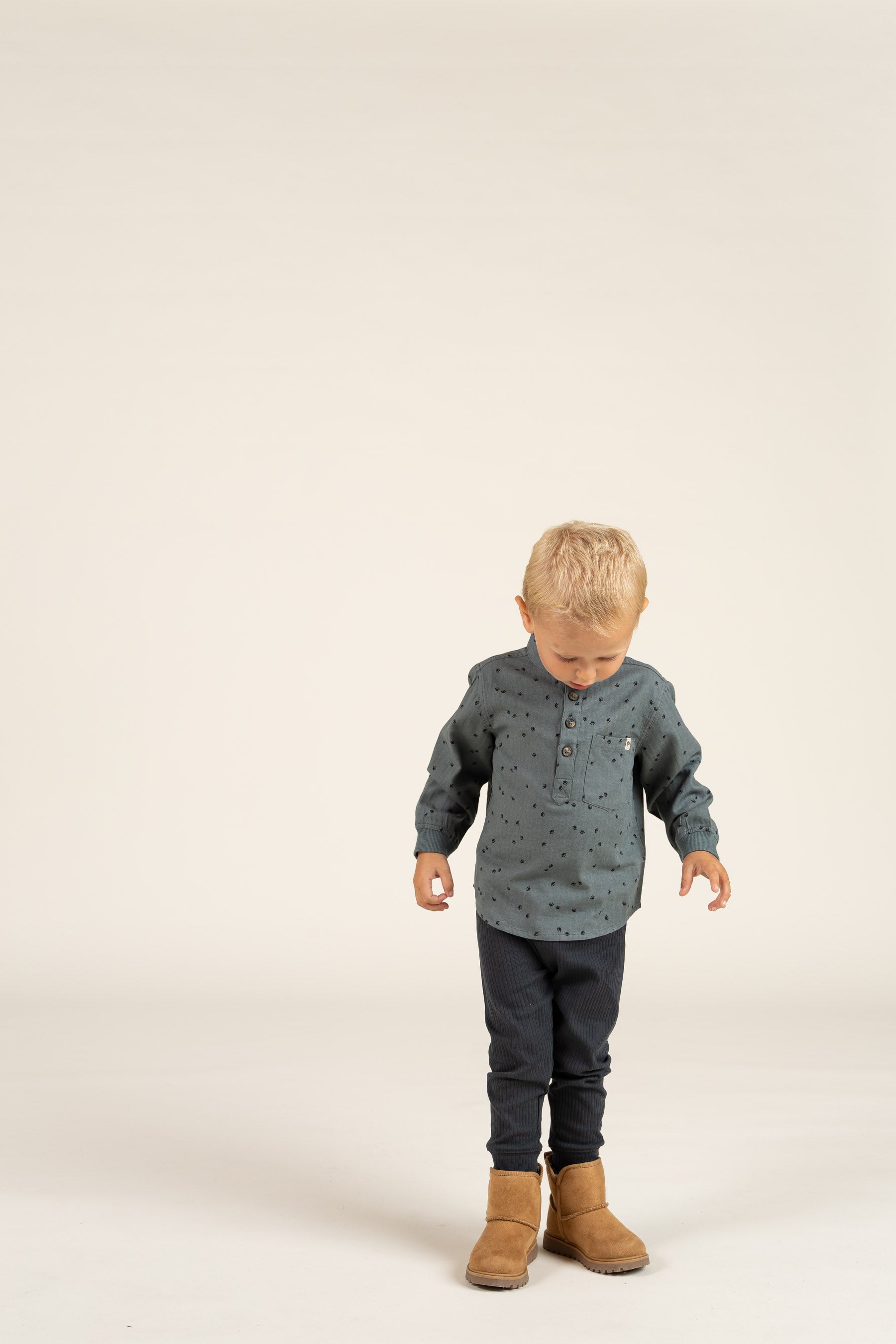Skjorte i sildebensvævet Bomuld m. Print - Kids - Dark Dusty Green | 100761 Edward