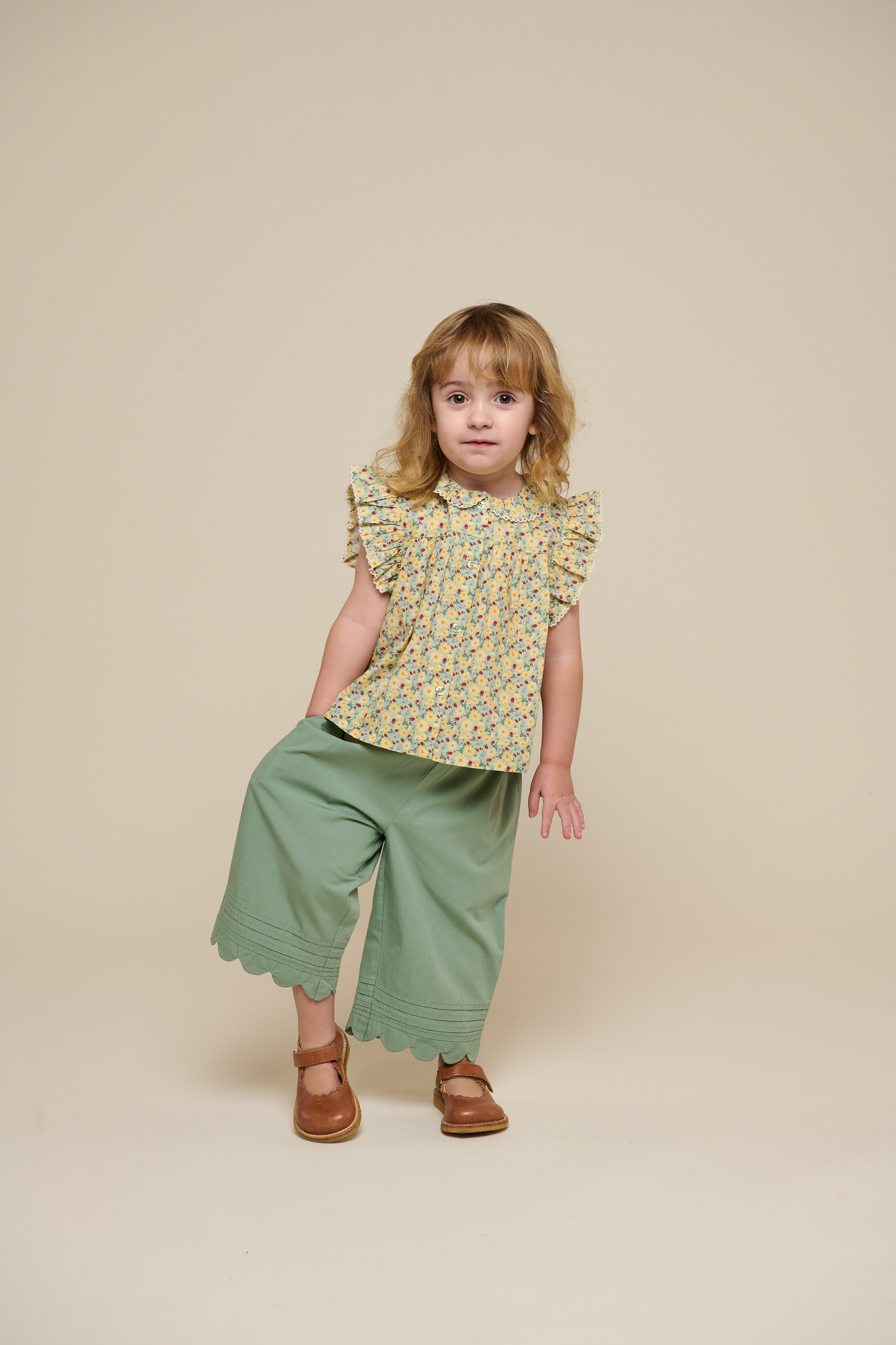 Poplintop med blomsterprint emphasise og flæse - Kids - Green | 100950 Poppy