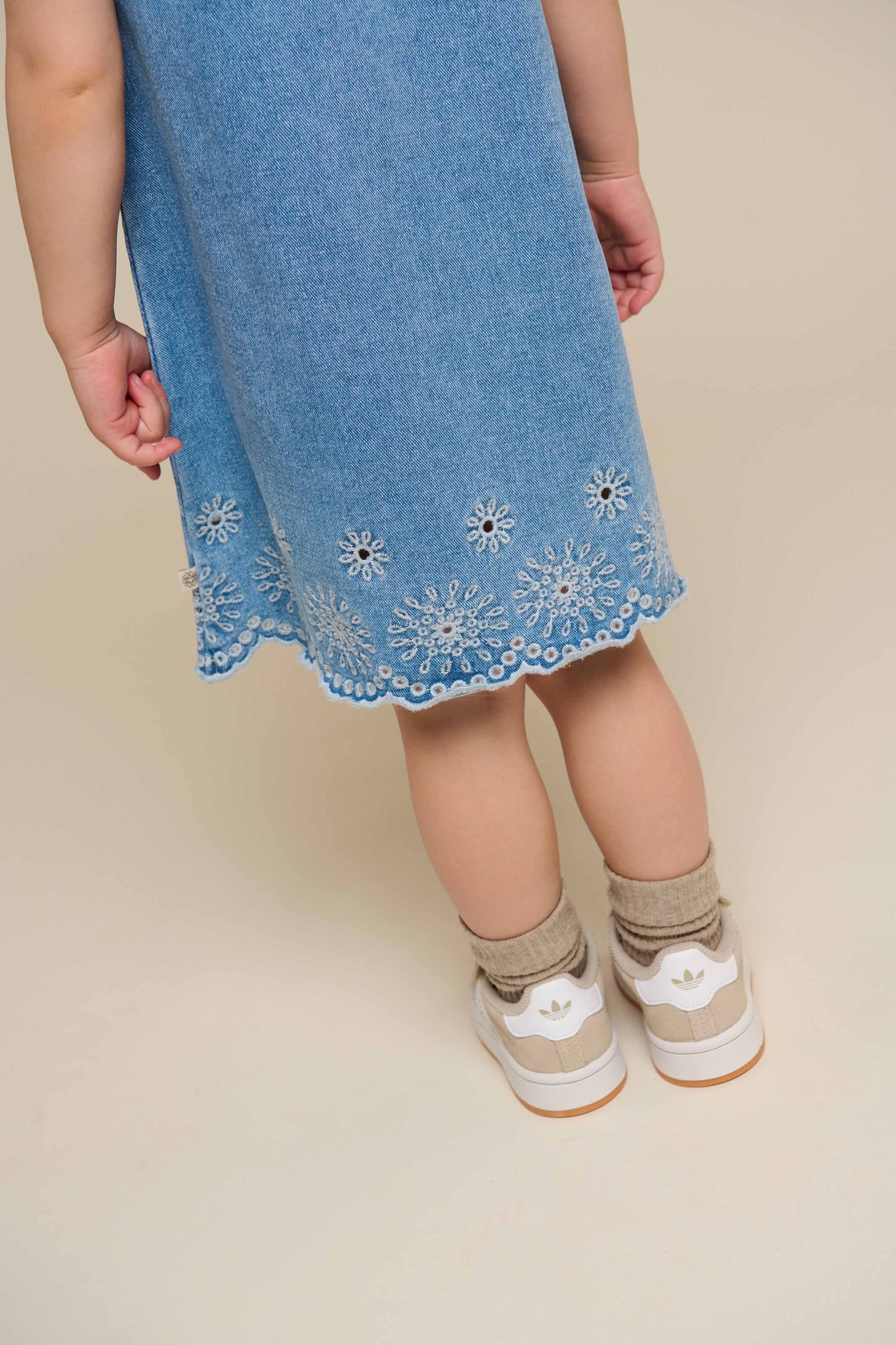 Broderet kort denimkjole - Kids - Light Blue Denim | 101018 Vera