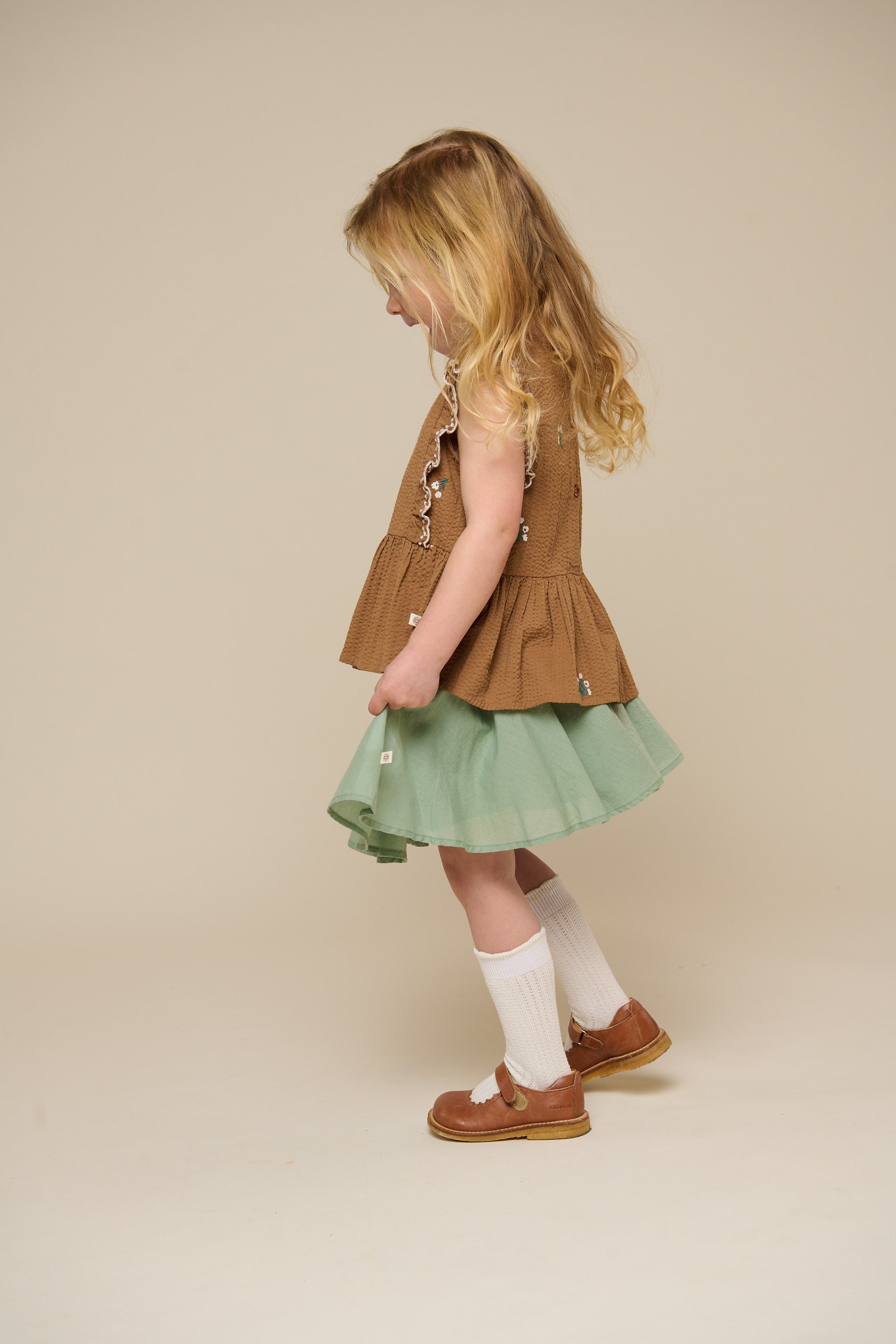 Broderet seersucker top - Kids - Coconut | 100982 Nora