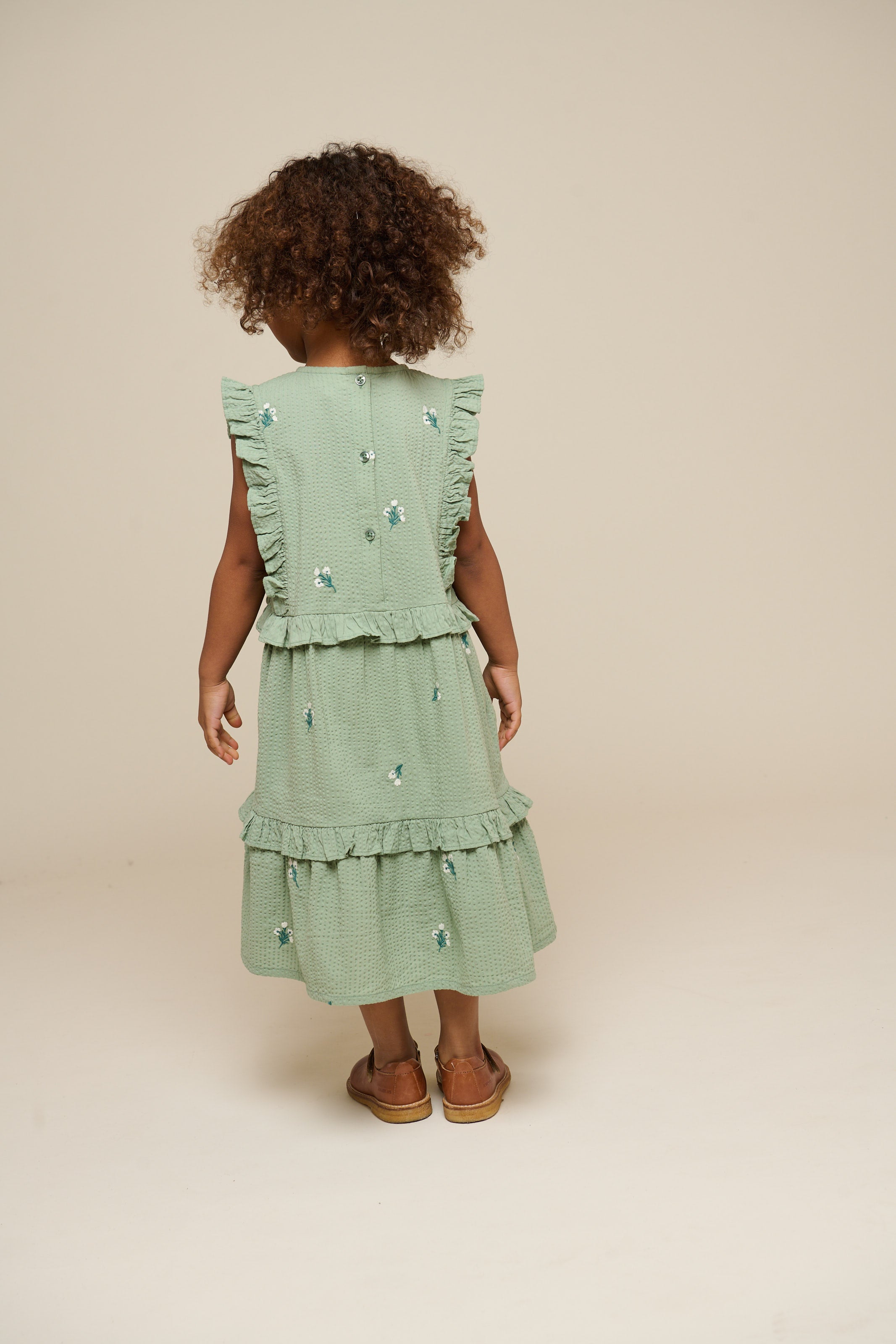 Broderet seersucker kjole - Kids - Dusty Green | 100976 Nora