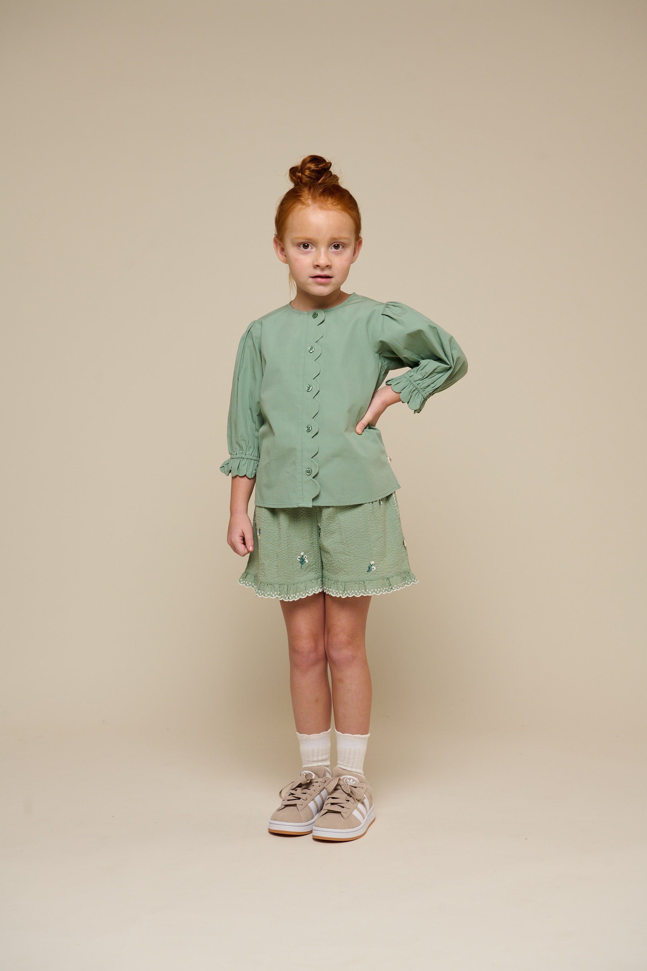 Broderede seersucker shorts - Tween - Dusty Green | 100985 Nora