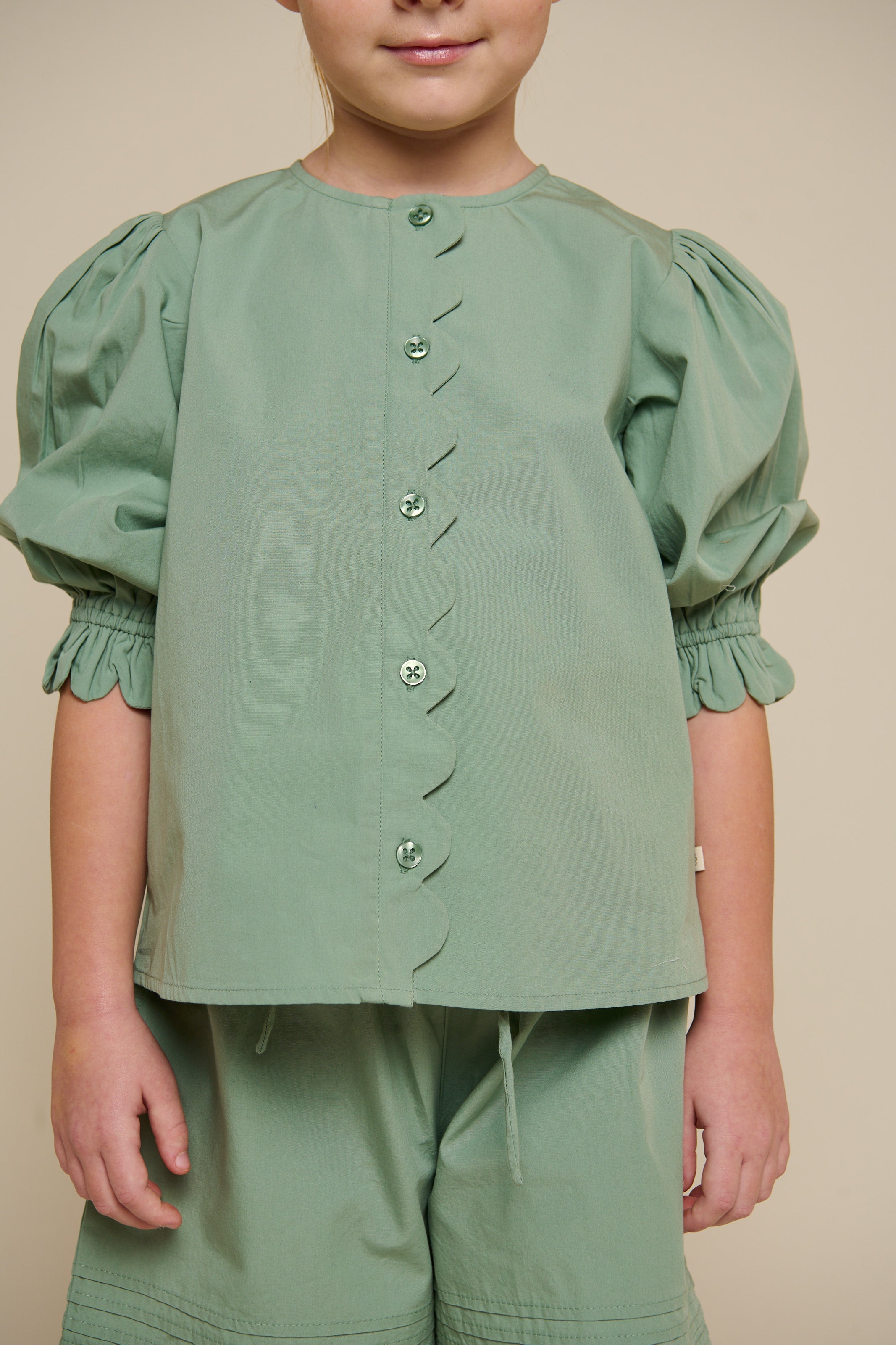 Poplinbluse med muslingekant - Tween - Dusty Green | 101078 Joy