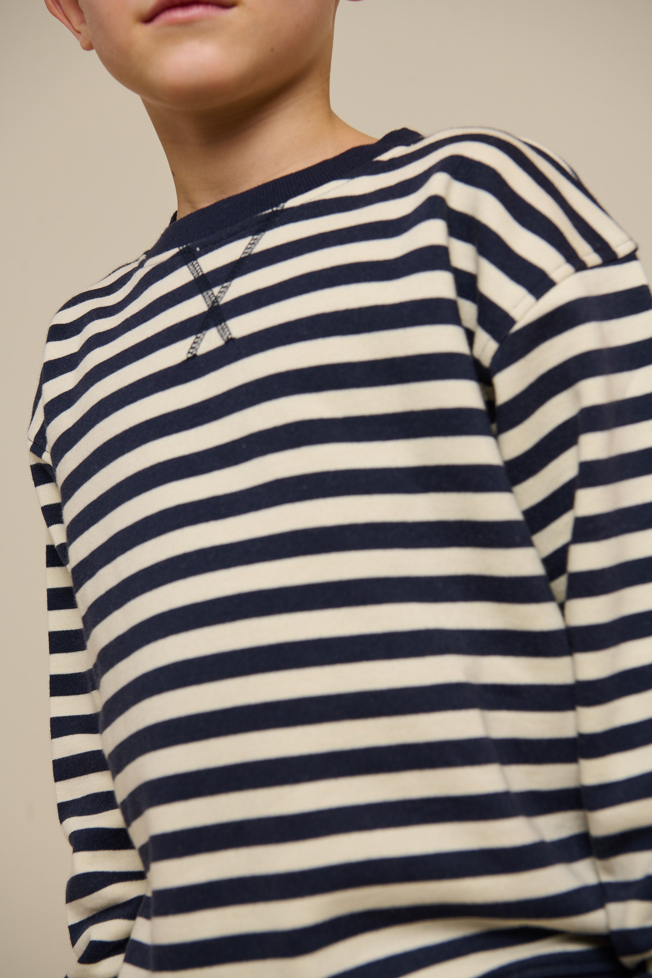 Stribet crewneck sweatshirt - Tween - Navy Stripe | 101345 Cole
