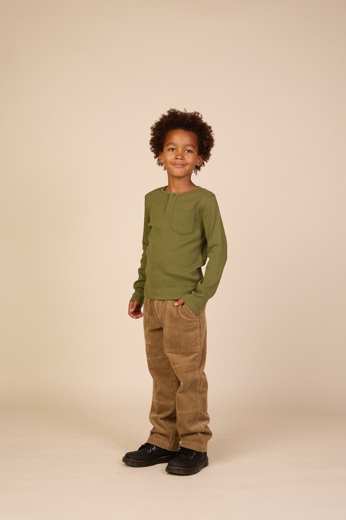 Ribbet langærmet T-shirt med stolpelukning Tween - Moss Green | 101594 Conrad