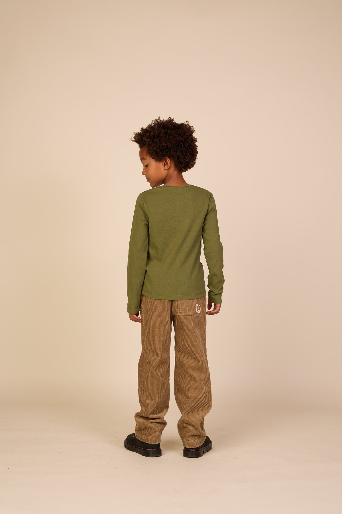 Ribbet langærmet T-shirt med stolpelukning Tween - Moss Green | 101594 Conrad
