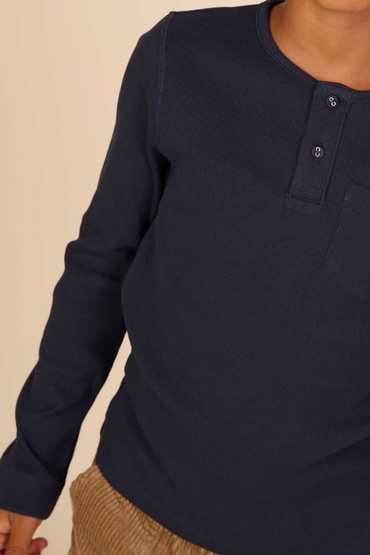 Ribbet langærmet T-shirt med stolpelukning Kids - Navy | 101591 Conrad
