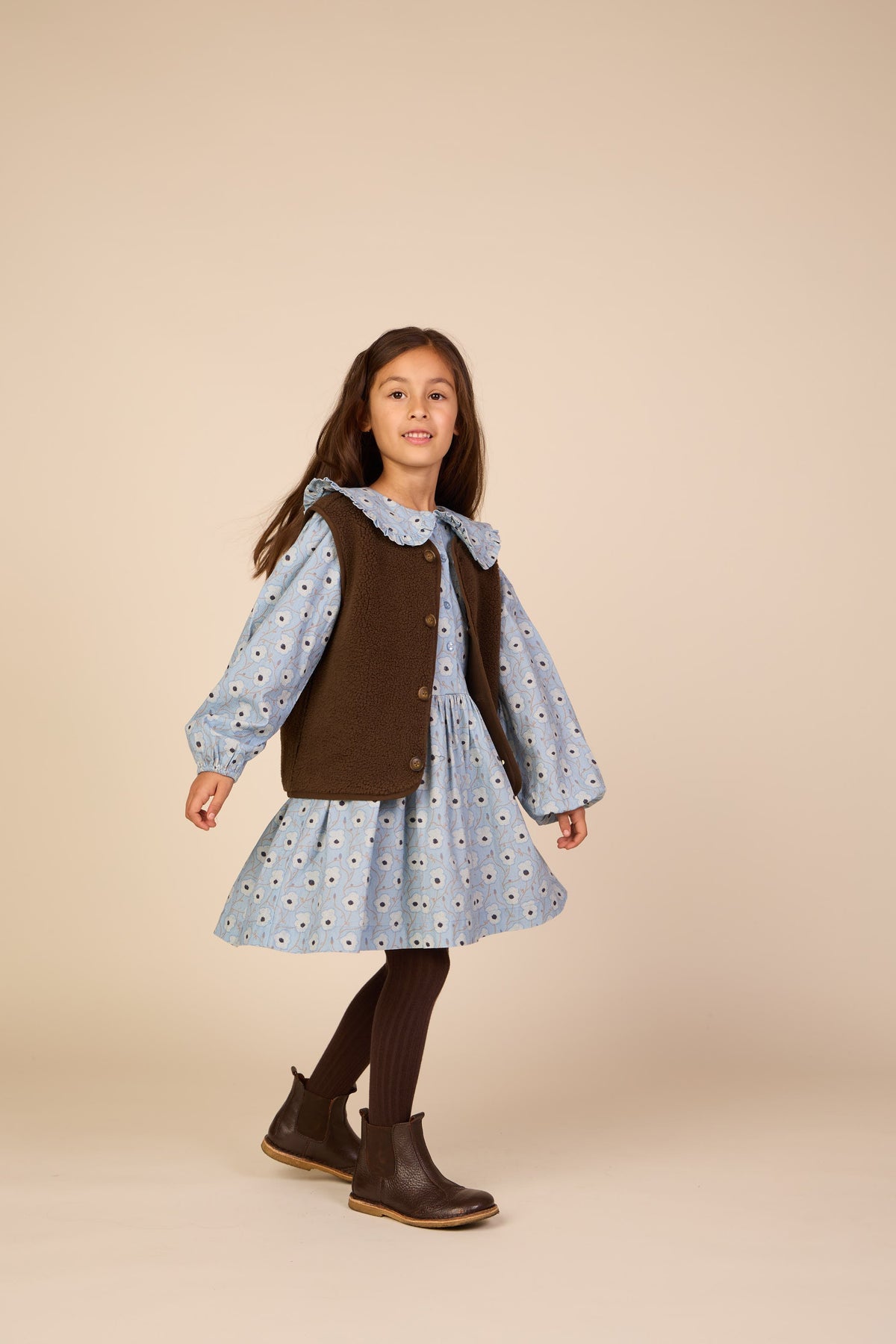 Blomstret bomuldskjole med flæsekrave Tween - Blue/Brown | 101428 Nova