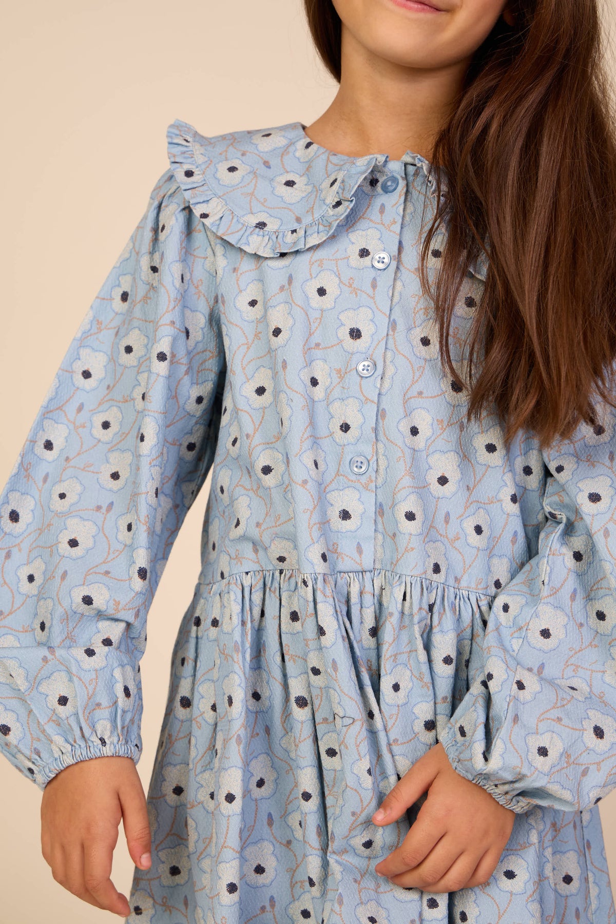 Blomstret bomuldskjole med flæsekrave Tween - Blue/Brown | 101428 Nova