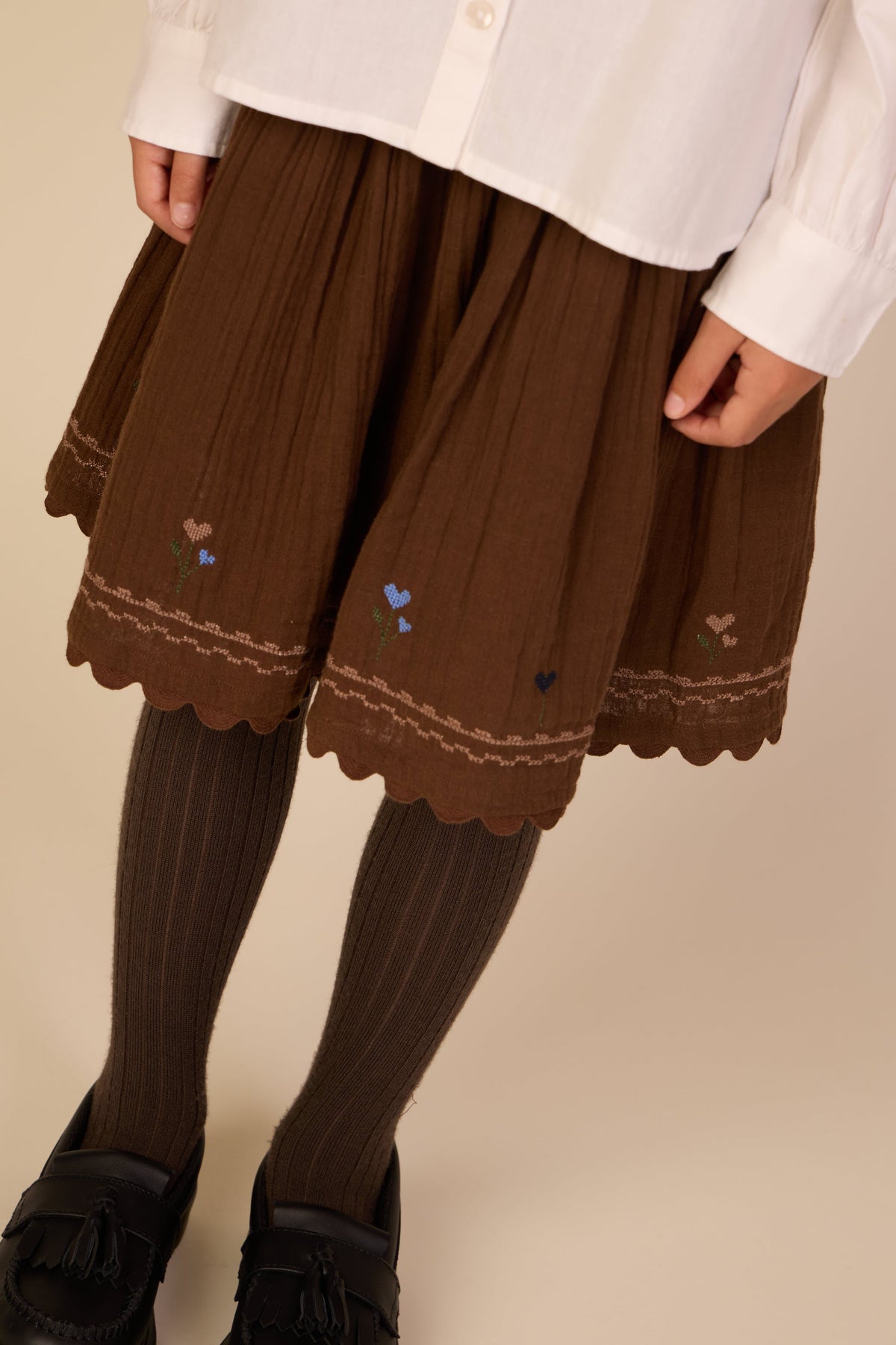 Double gauze-nederdel med korsstingsbroderi Tween - Brown | 101472 Laureen