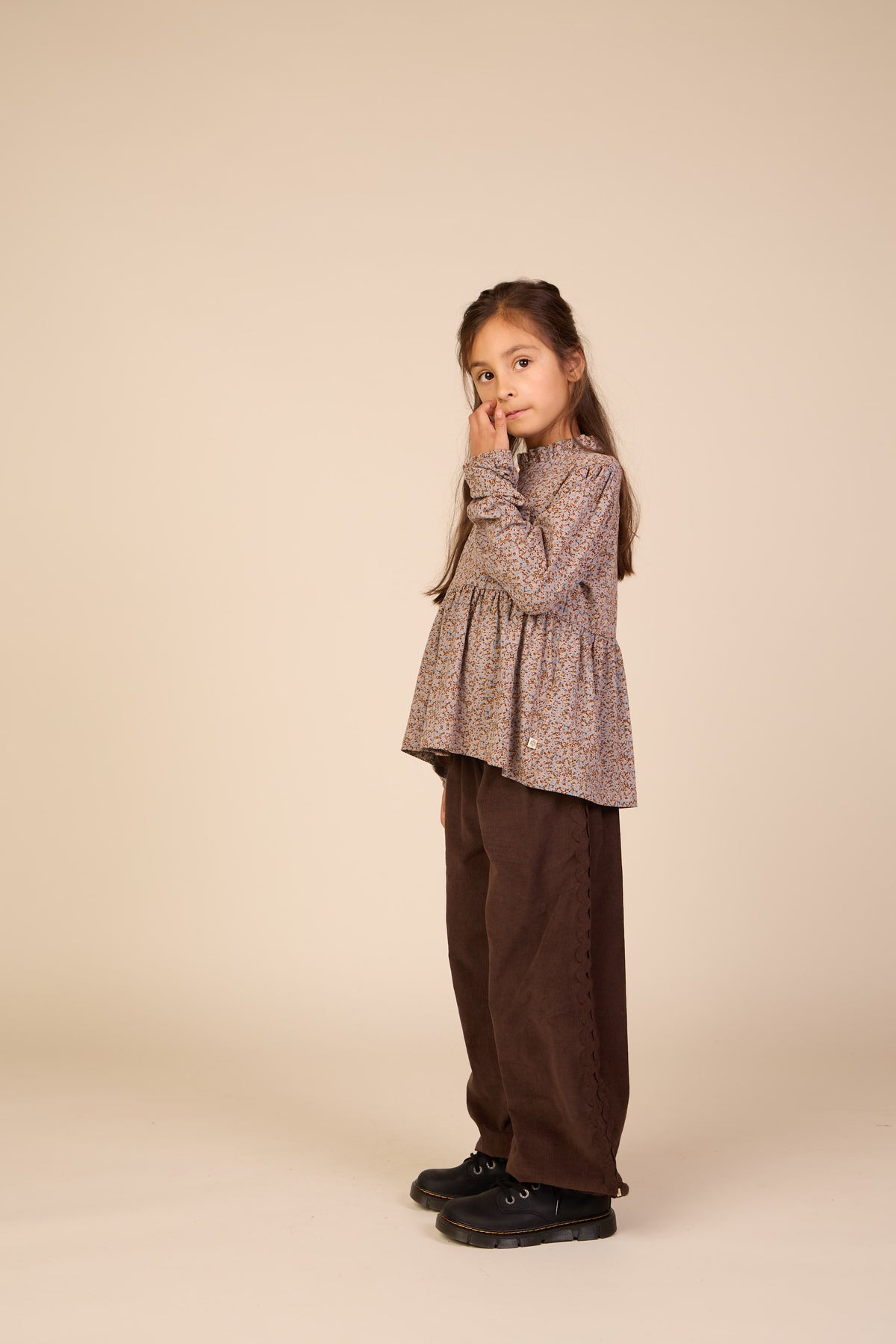 Småblomstret jerseybluse med peplum Tween - Blue/Brown | 101542 Heidi