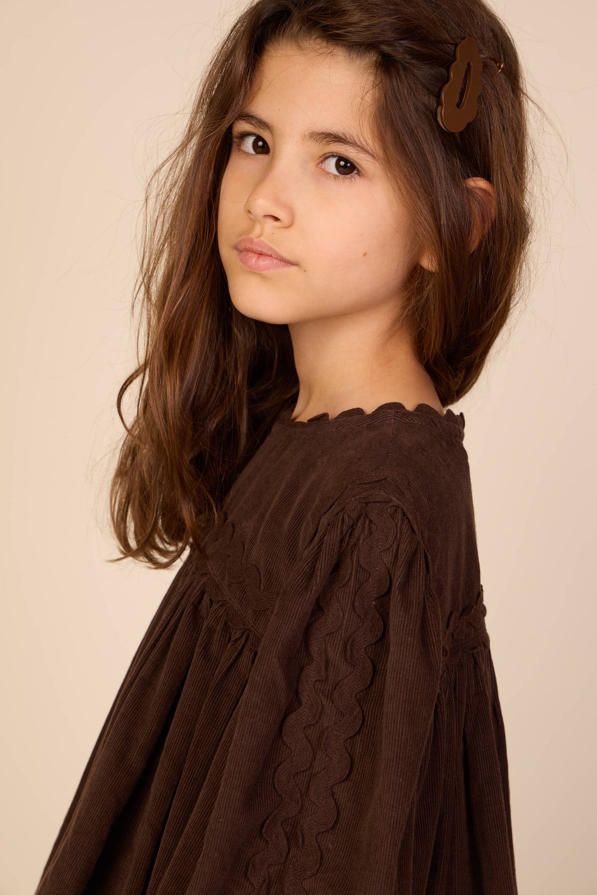Fløjlskjole med zig-zag bånd Tween - Dark Brown | 101474 Sille