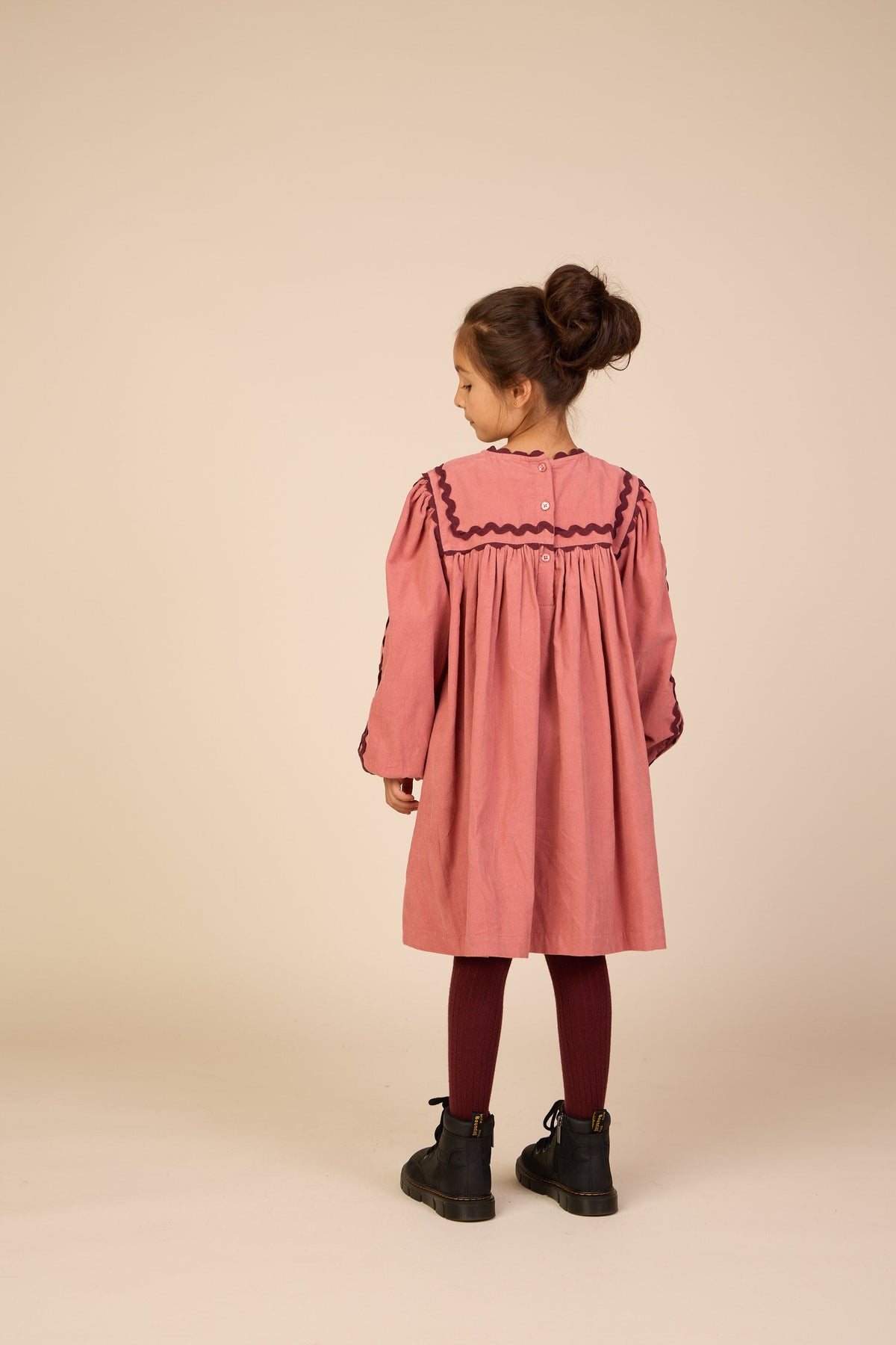 Fløjlskjole med zig-zag bånd Tween - Dusty Rose | 101476 Sille