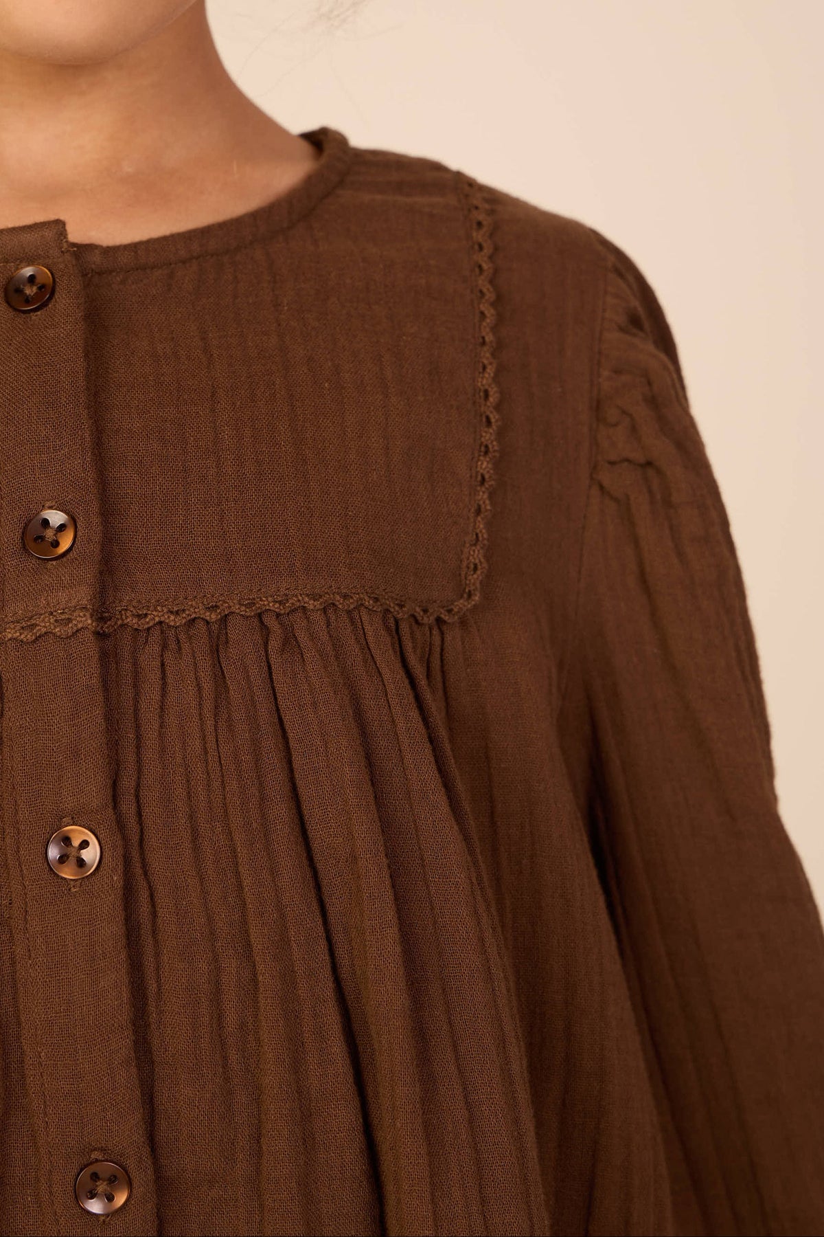 Bluse i musselin Kids - Brown | 101463 Celina