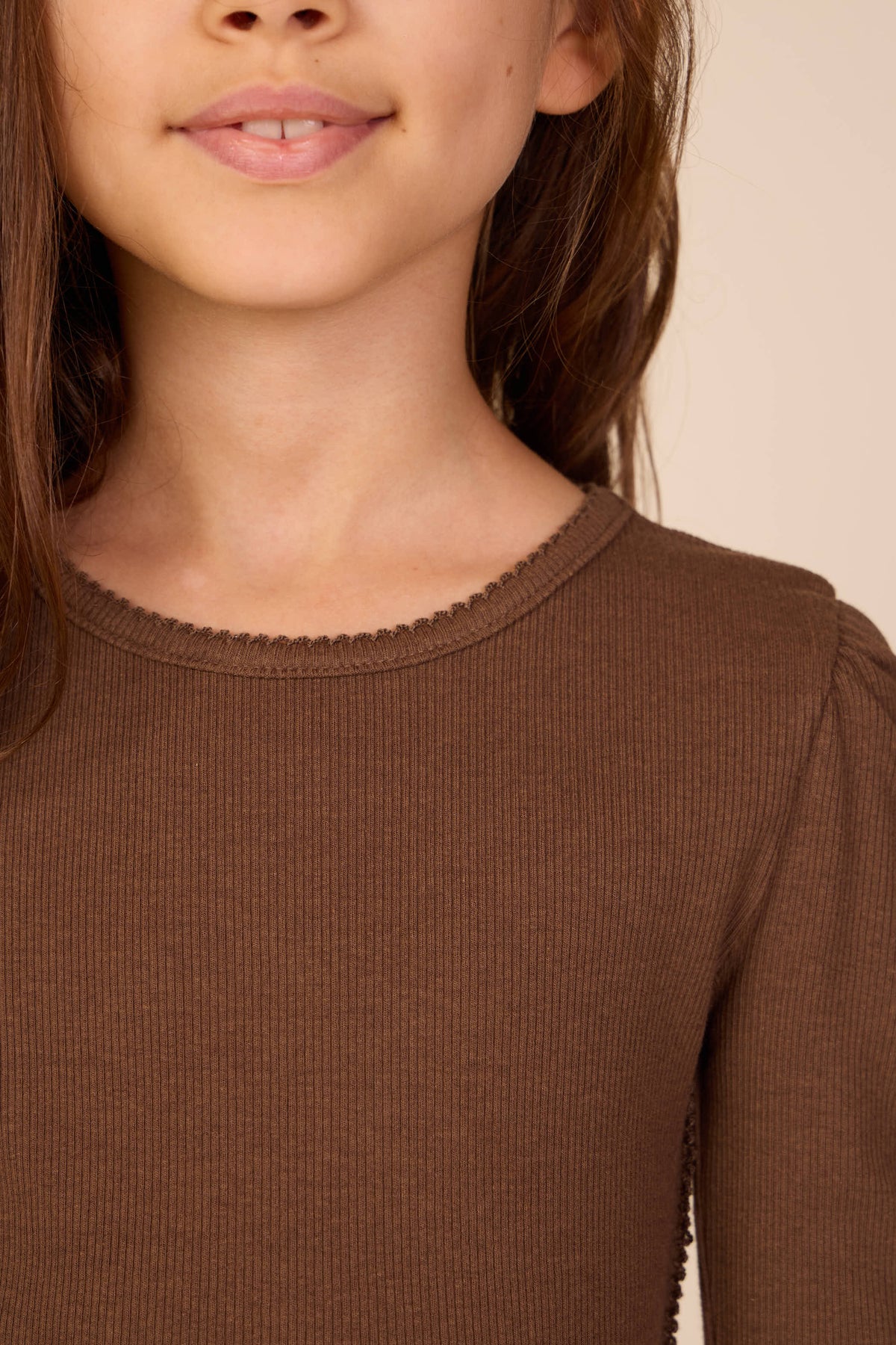 Ribbet langærmet T-shirt i modalblanding Tween - Brown | 101558 Lottie