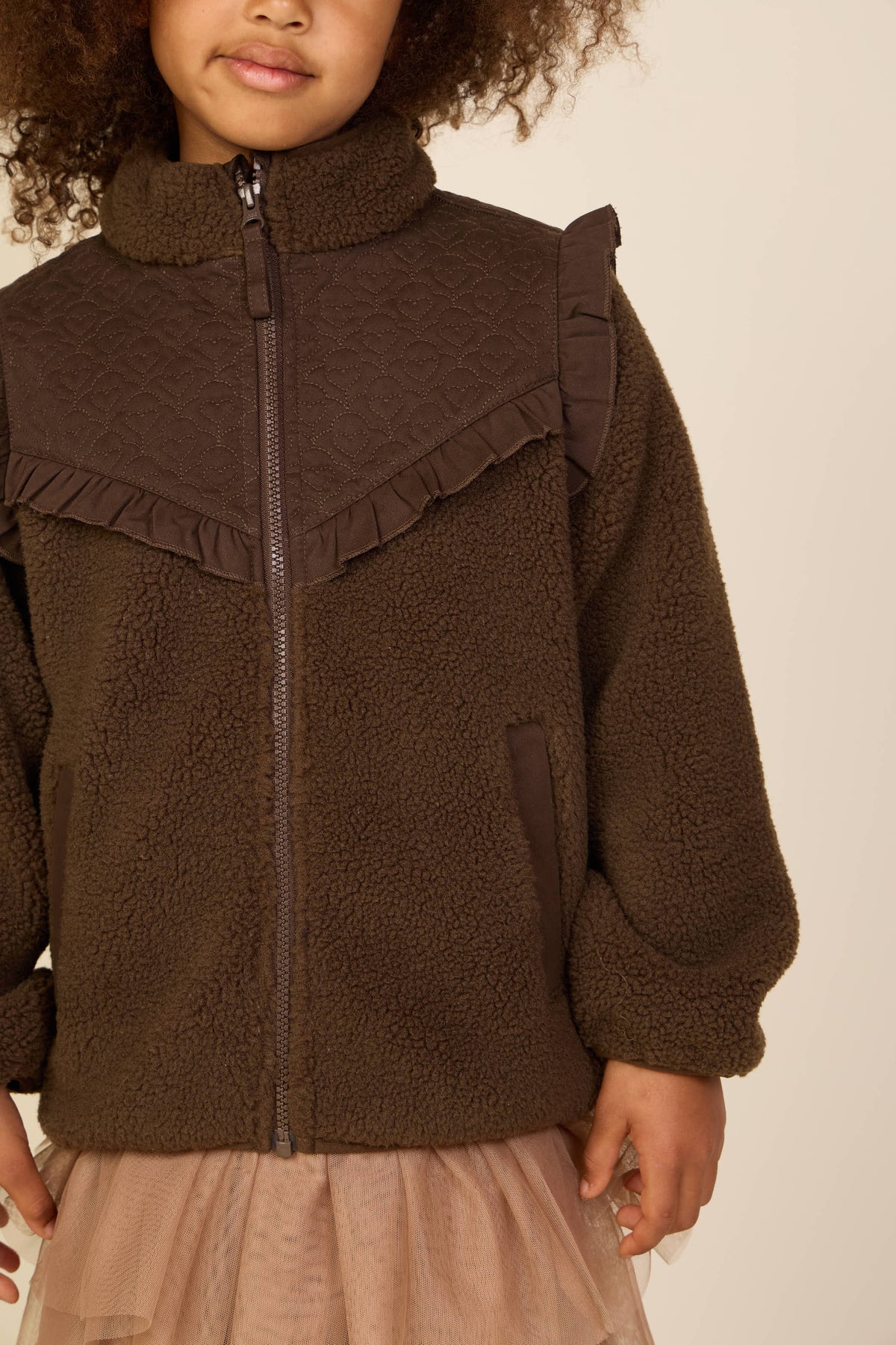Teddyjakke med quiltet bærestykke Tween - Dark Brown | 101684 Hailey